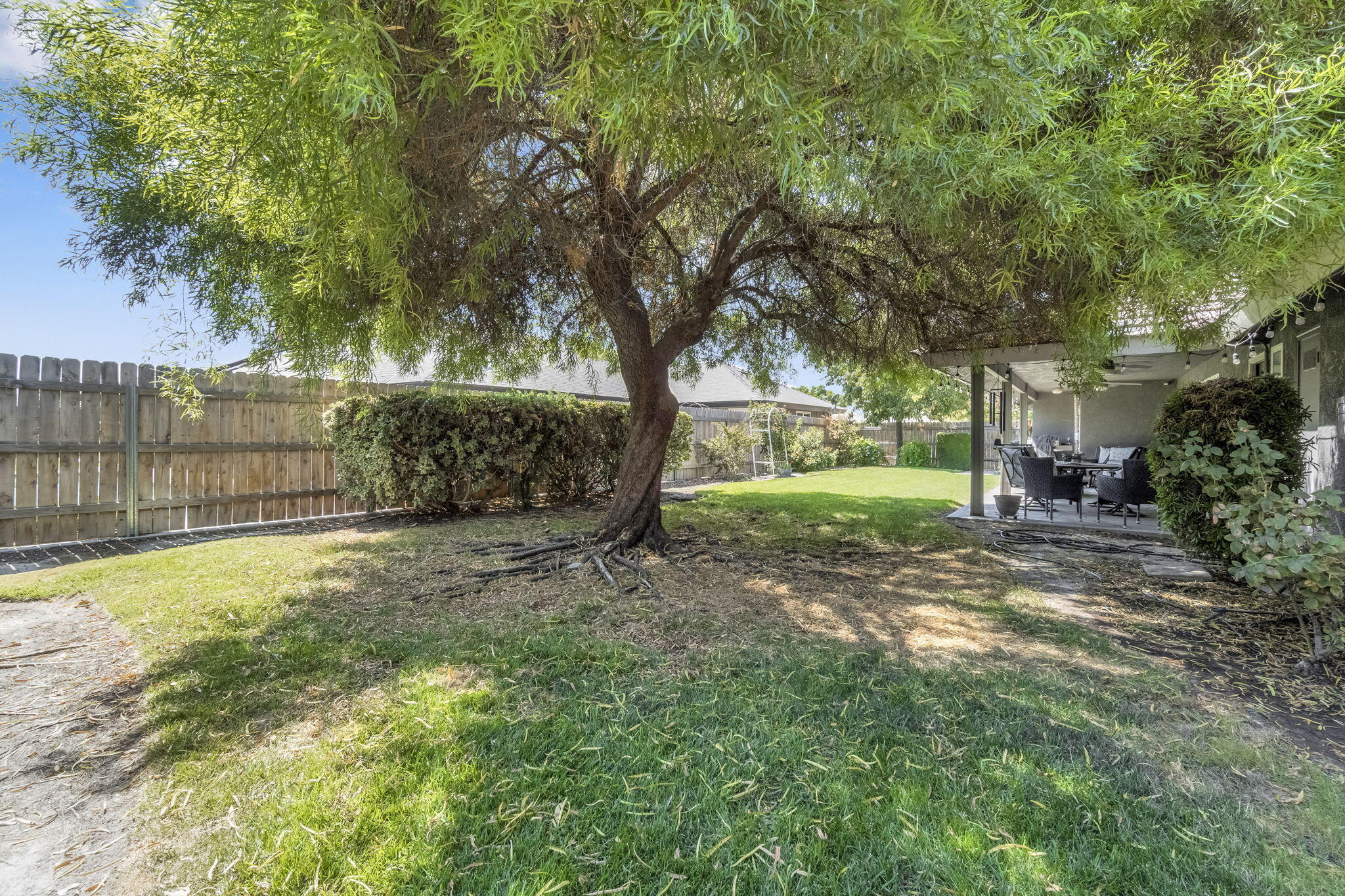 1405 Lincon Ln, Lemoore, CA 93245