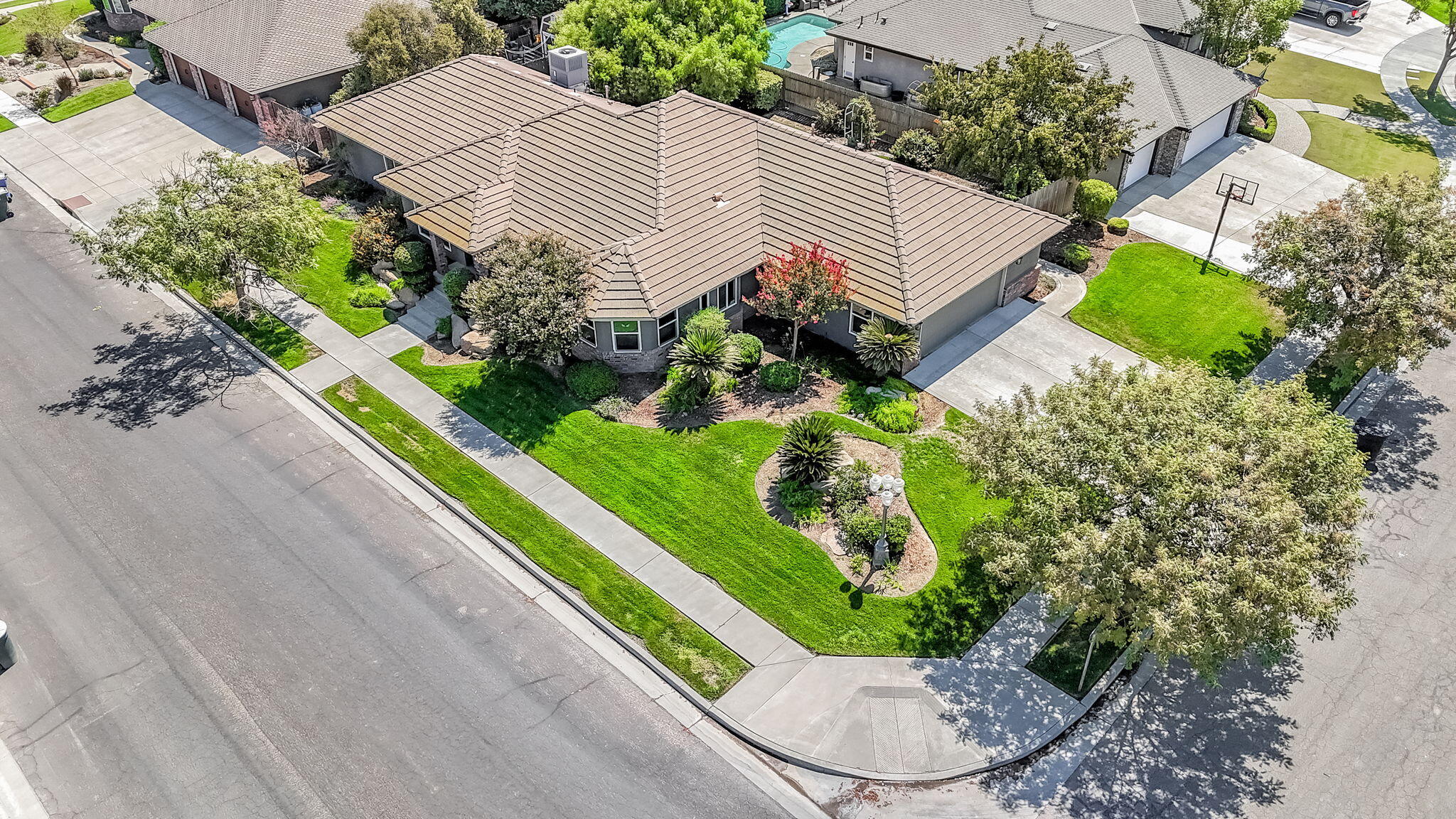 1405 Lincon Ln, Lemoore, CA 93245