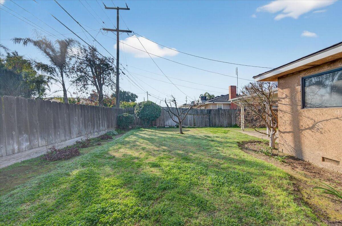 1335 Cindy Ave, Clovis, CA 93612