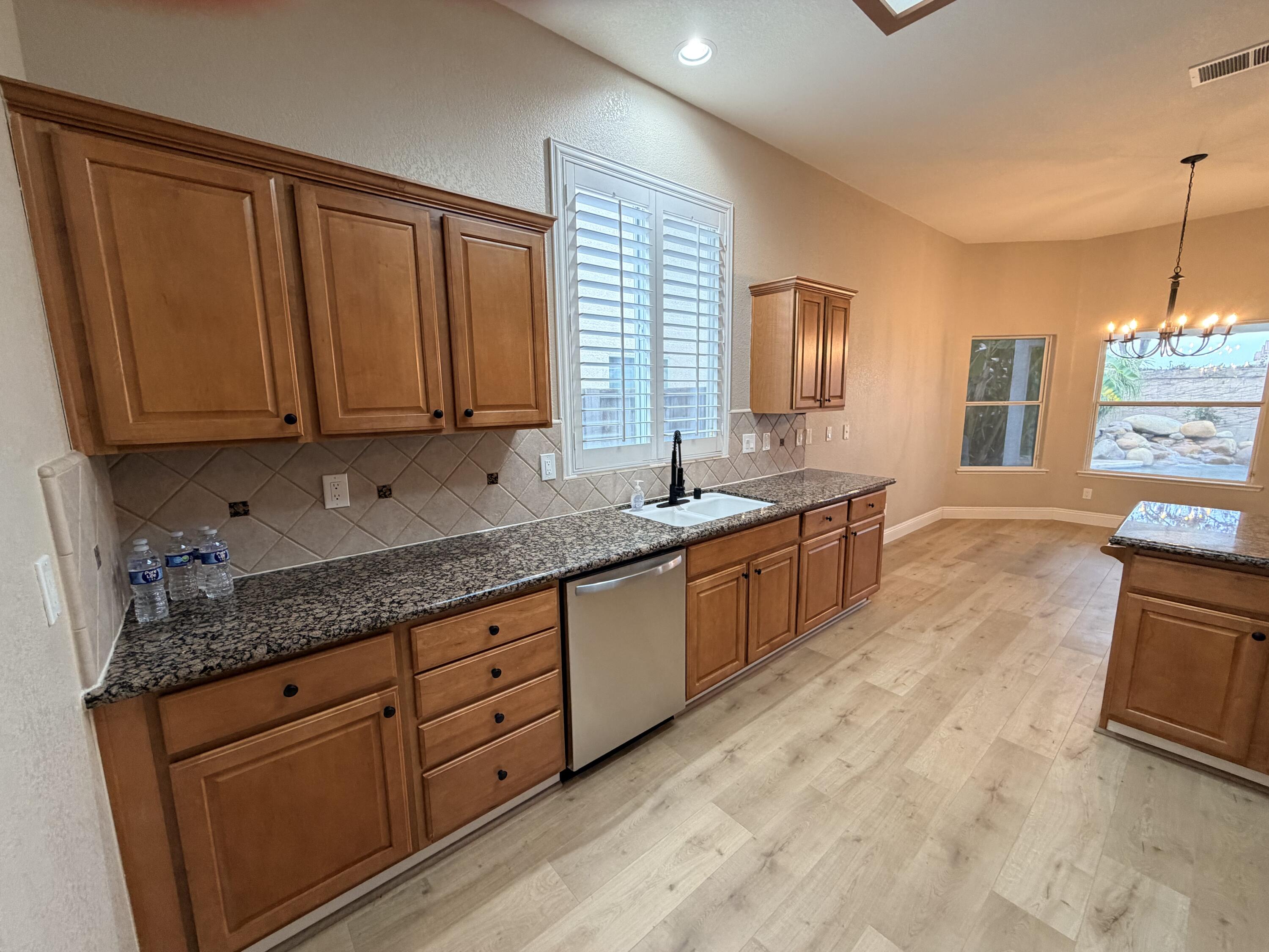 5222 W W Lark Ct, Visalia, CA 93291