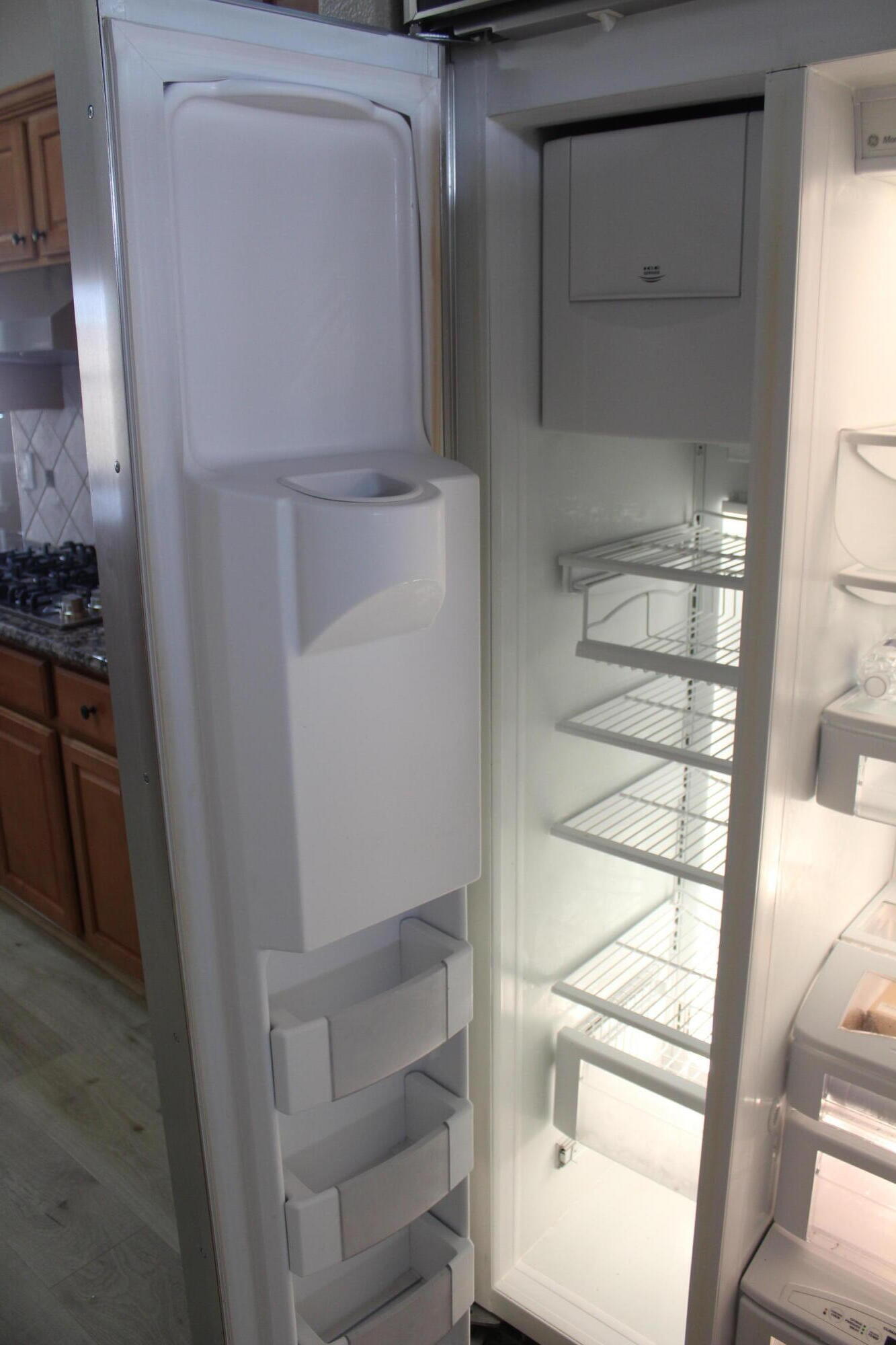 5222 W W Lark Ct, Visalia, CA 93291