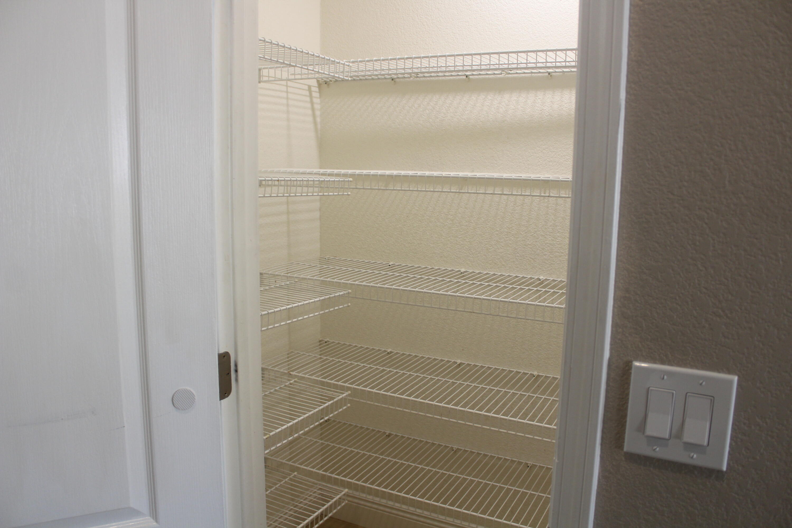 5222 W W Lark Ct, Visalia, CA 93291