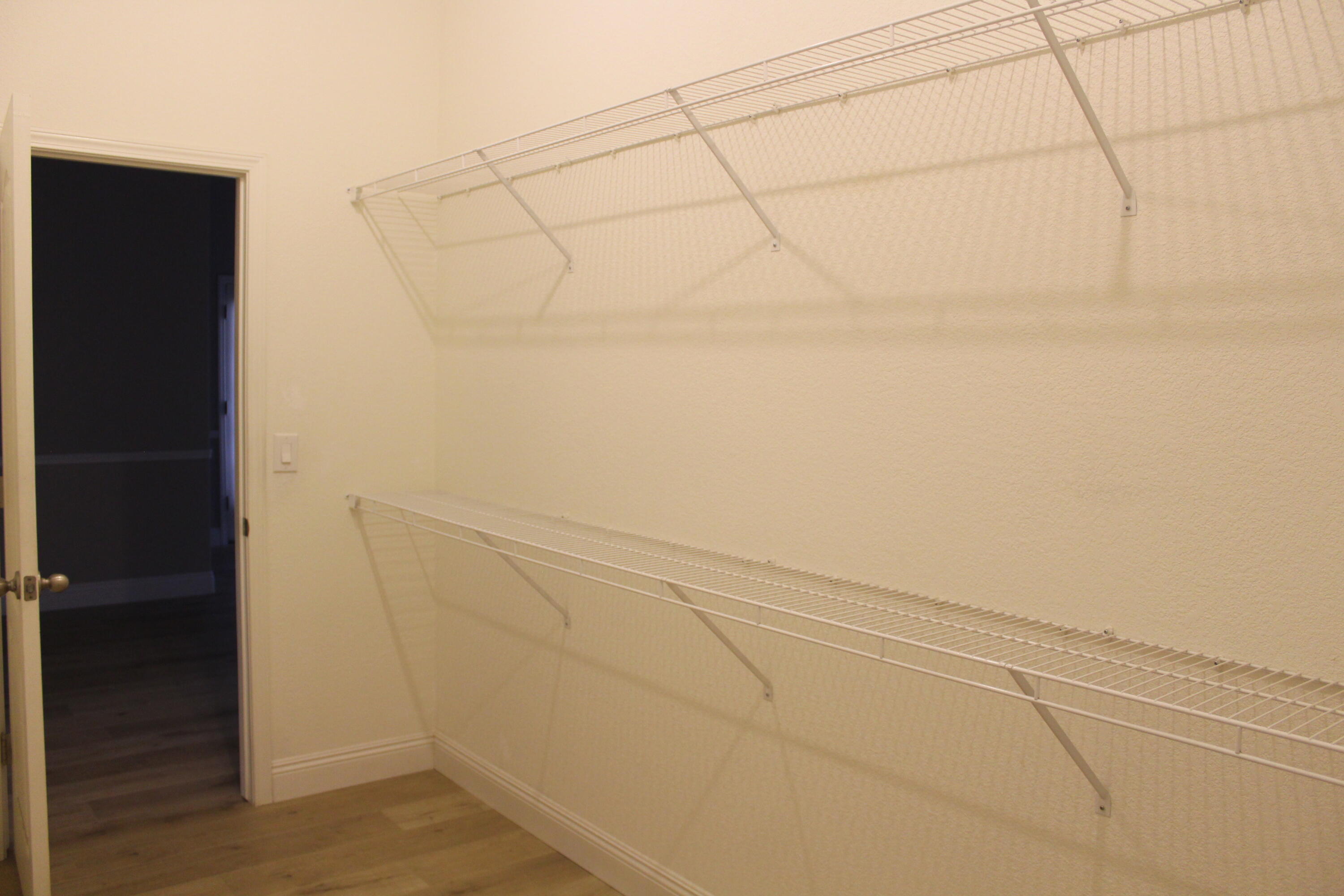 5222 W W Lark Ct, Visalia, CA 93291