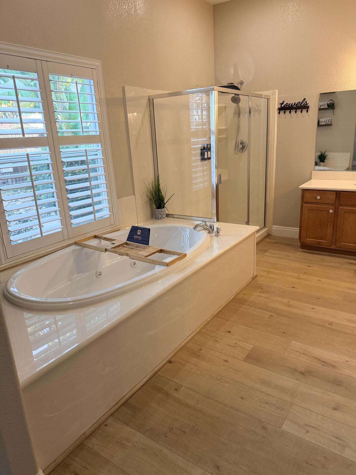 5222 W W Lark Ct, Visalia, CA 93291