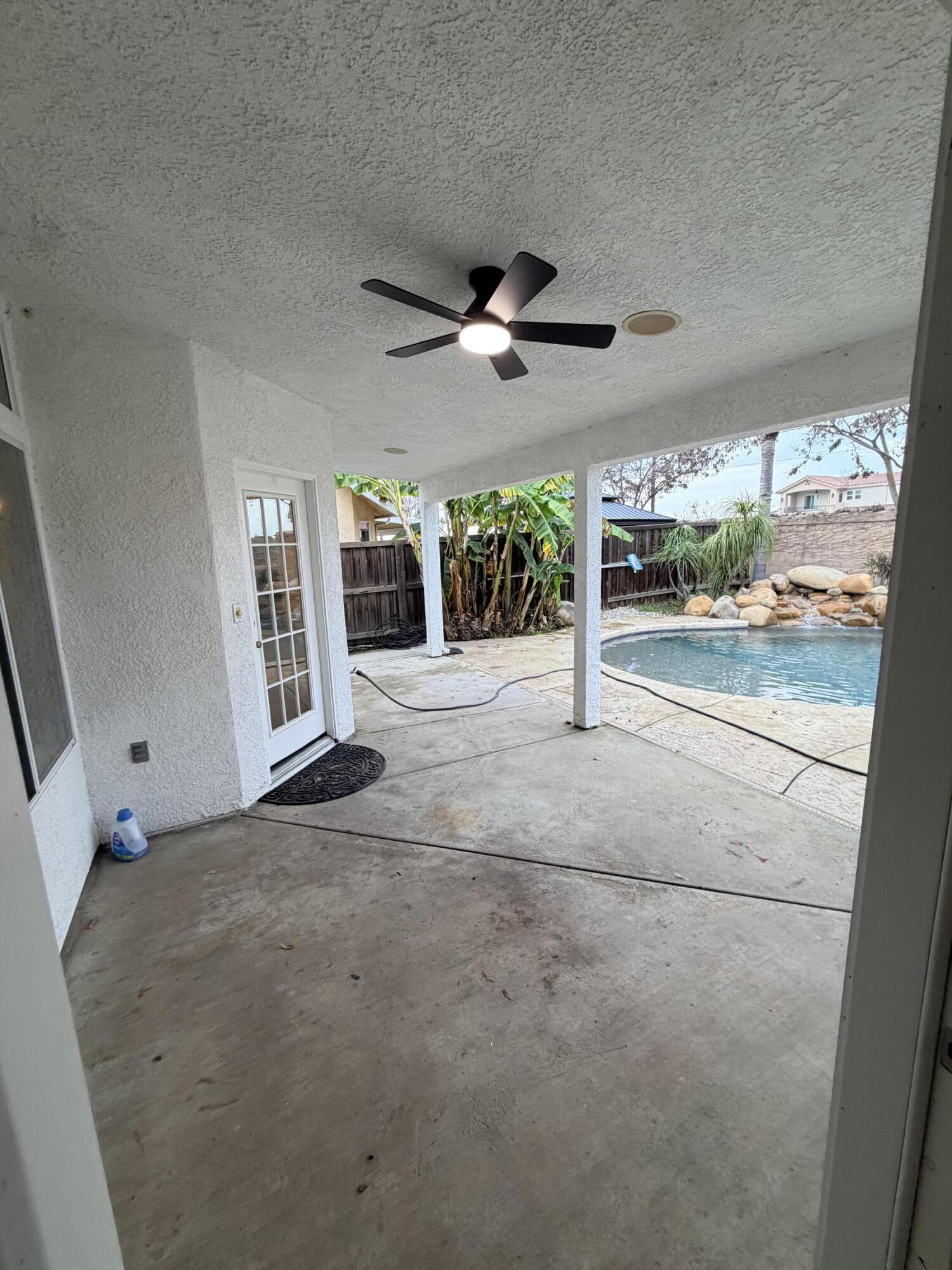 5222 W W Lark Ct, Visalia, CA 93291