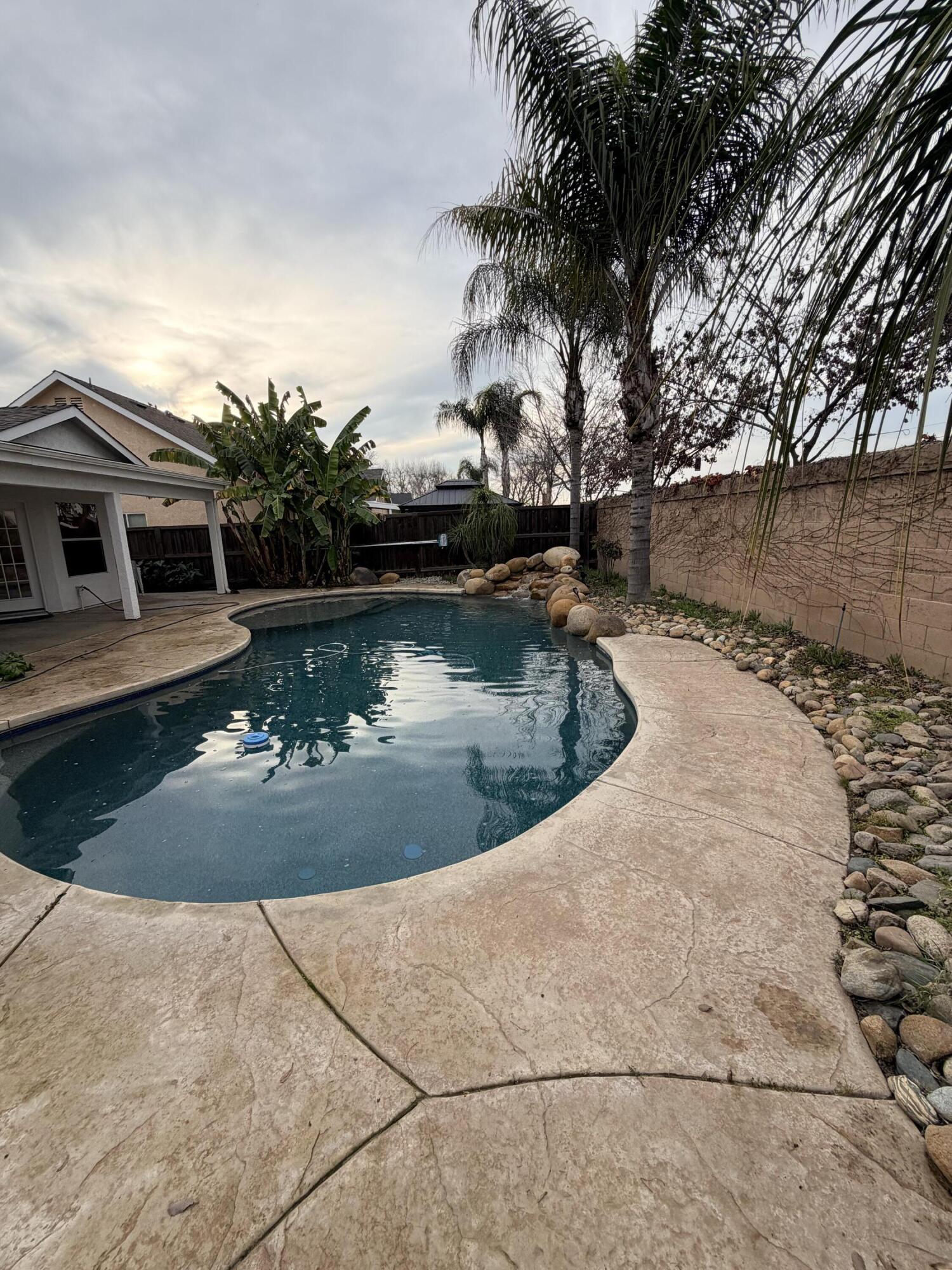 5222 W W Lark Ct, Visalia, CA 93291