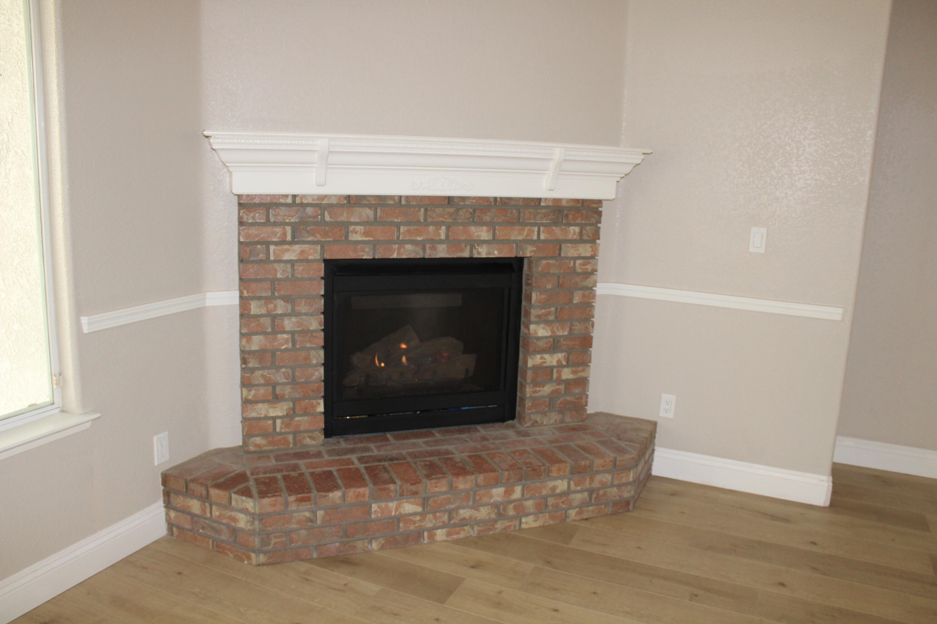 5222 W W Lark Ct, Visalia, CA 93291