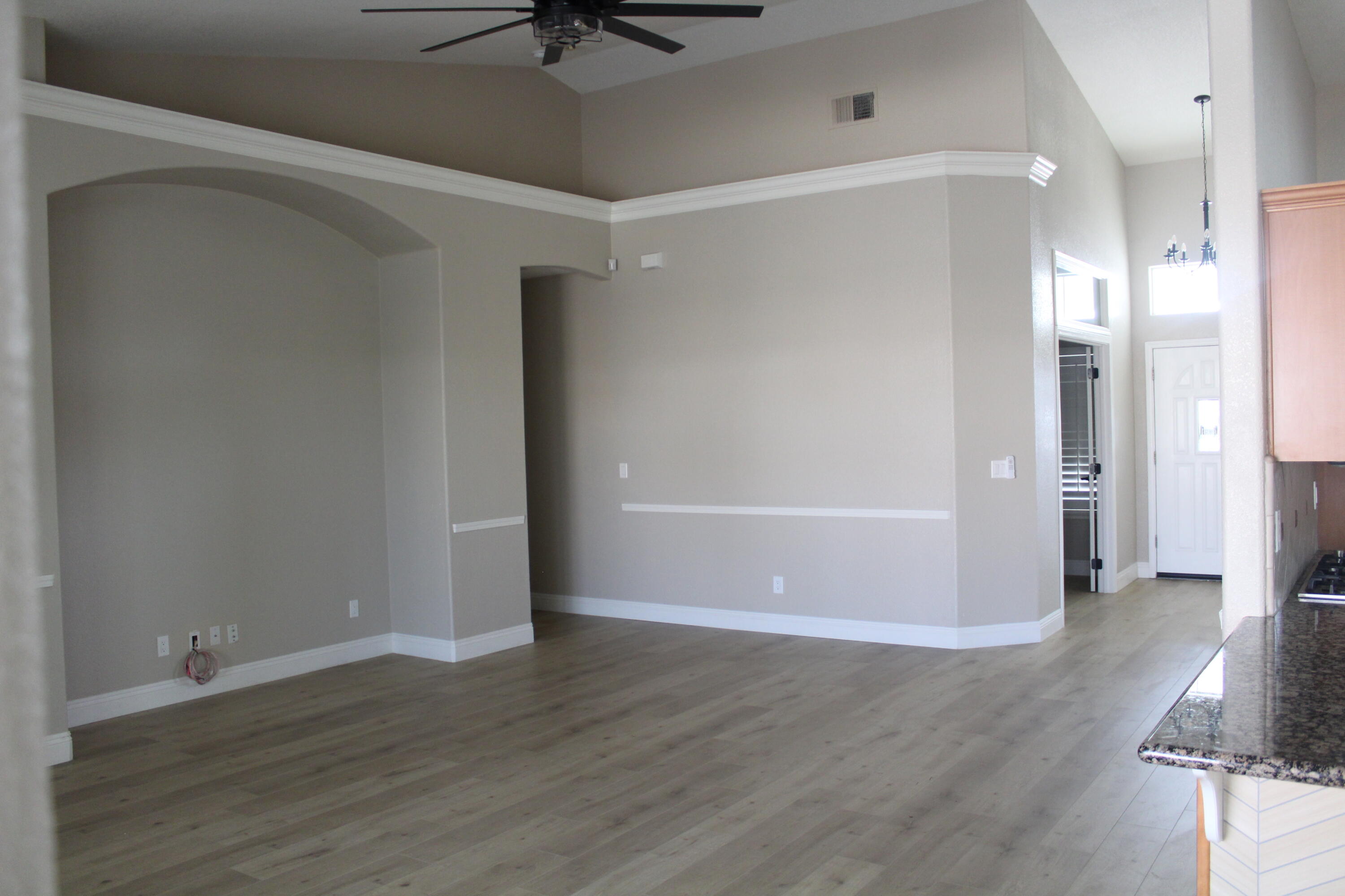 5222 W W Lark Ct, Visalia, CA 93291