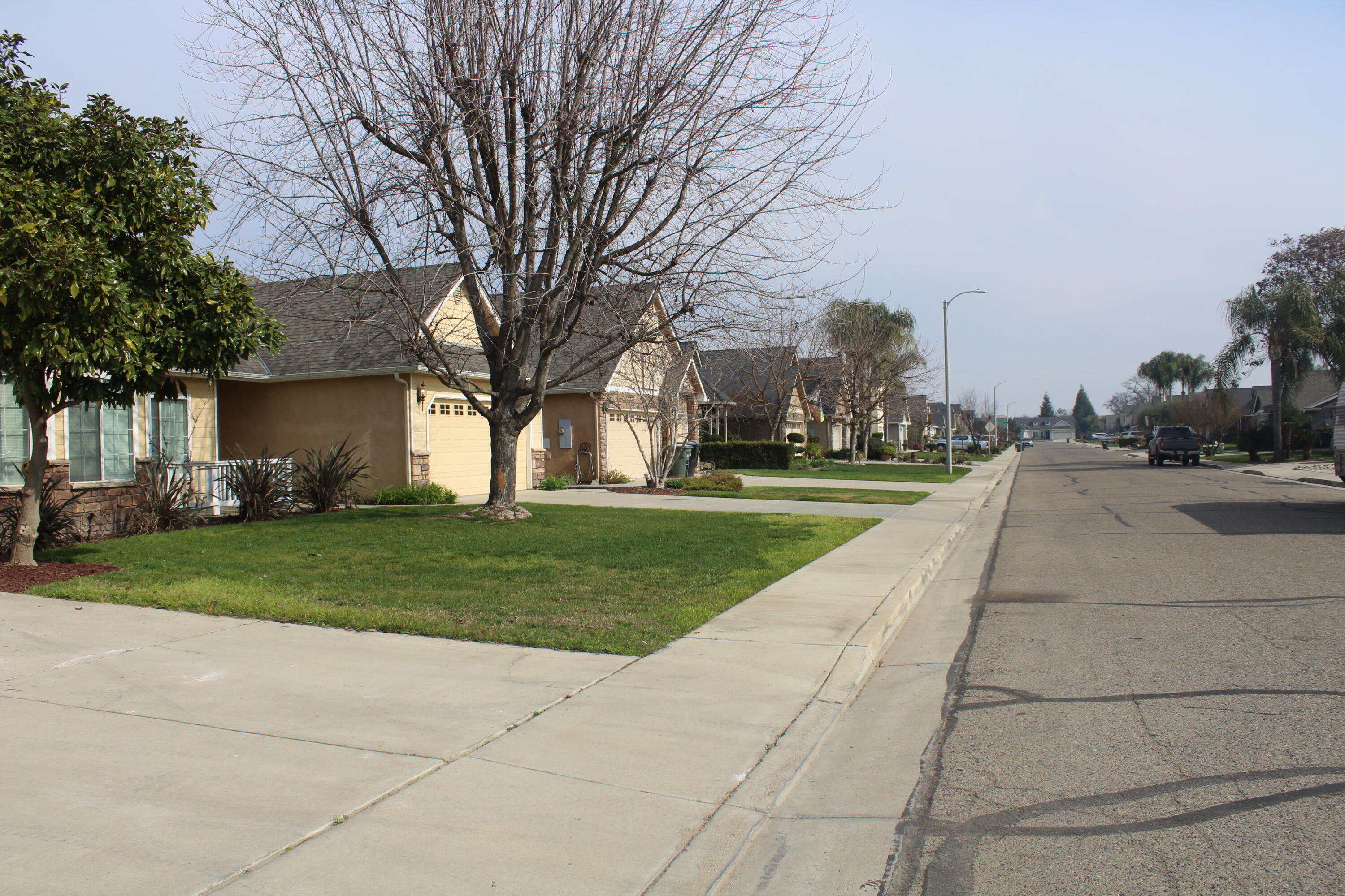 5222 W W Lark Ct, Visalia, CA 93291