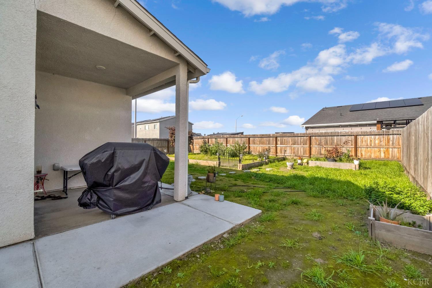 102 E Tyler Ave, Visalia, CA 93291