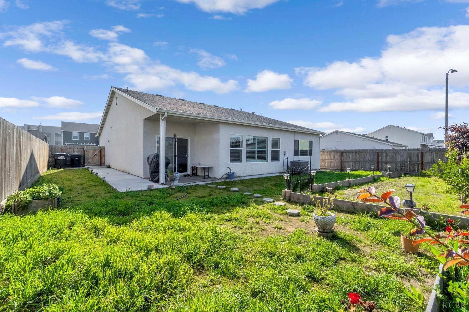 102 E Tyler Ave, Visalia, CA 93291