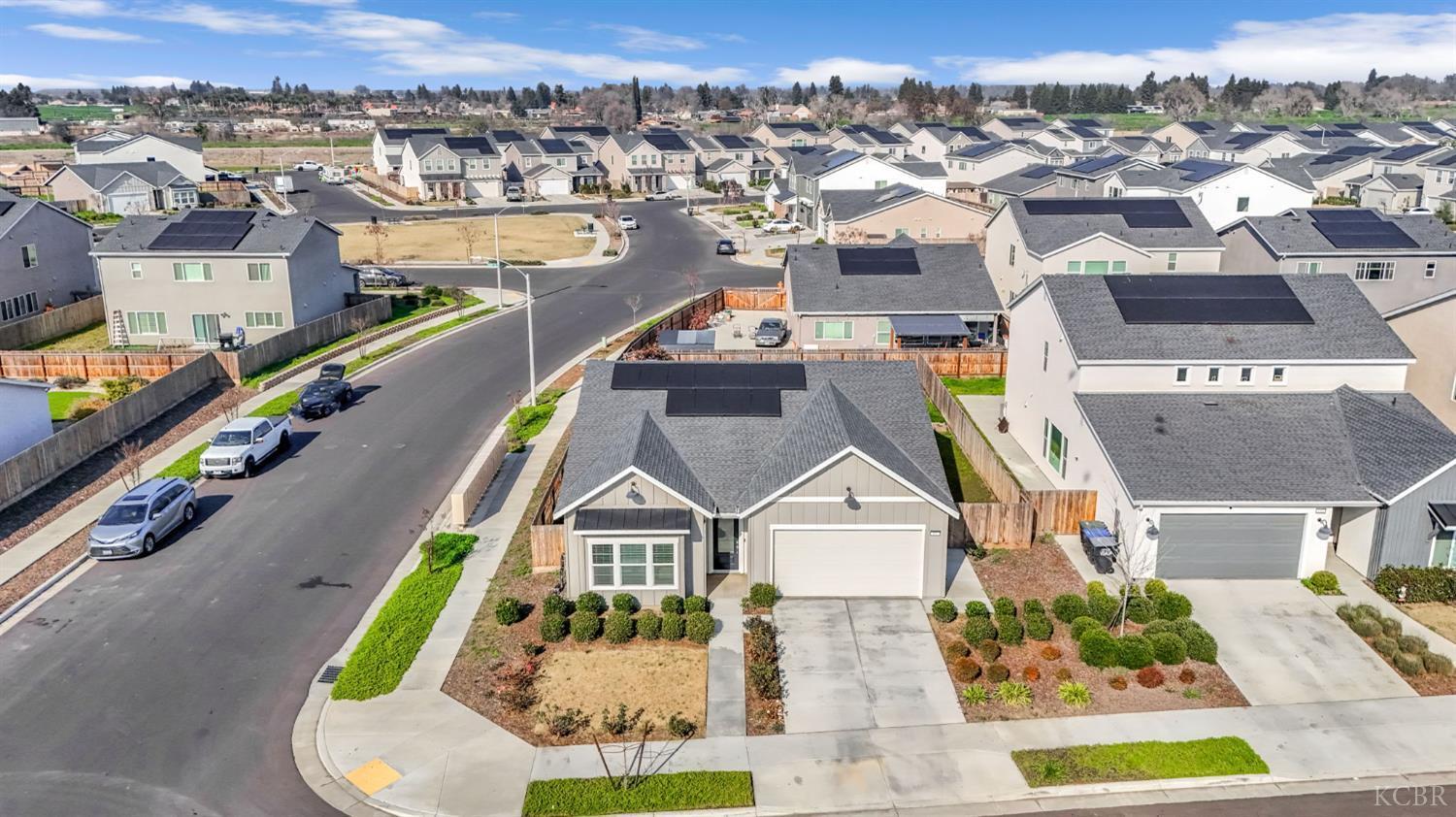 102 E Tyler Ave, Visalia, CA 93291