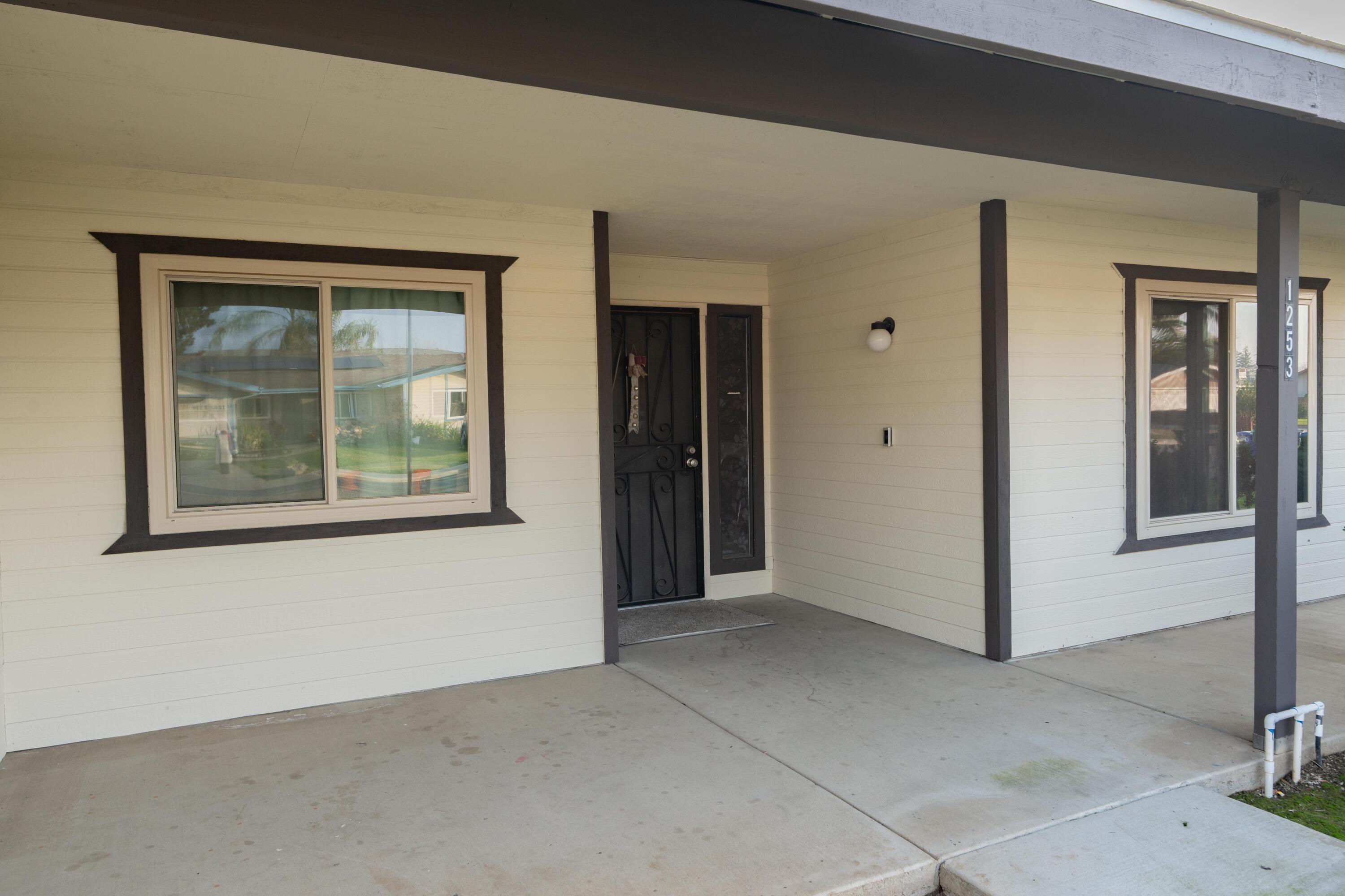 1253 W Jean Ave, Porterville, CA 93257