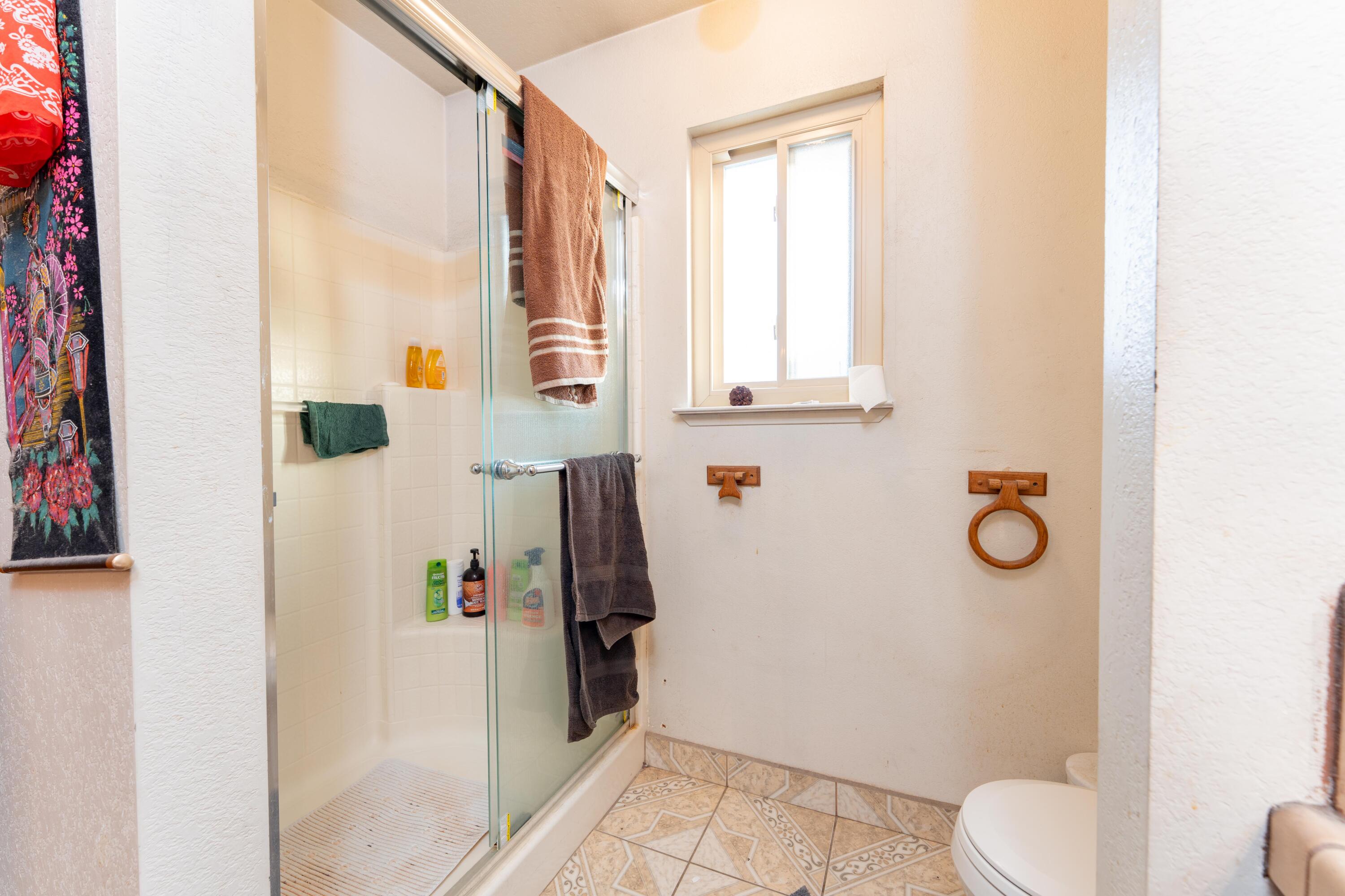 1253 W Jean Ave, Porterville, CA 93257