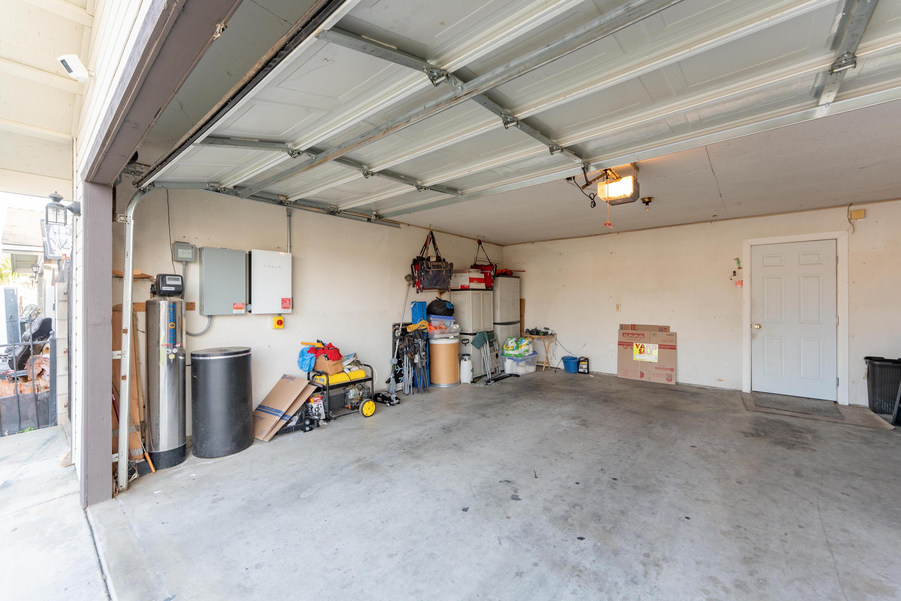 1253 W Jean Ave, Porterville, CA 93257