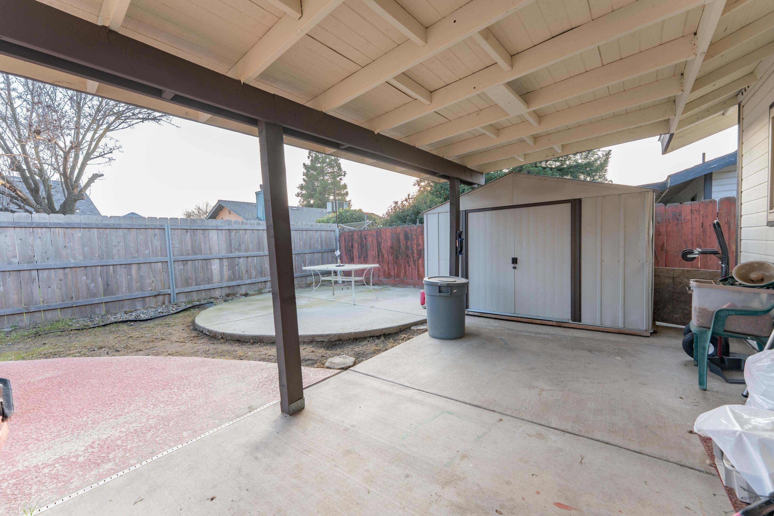 1253 W Jean Ave, Porterville, CA 93257