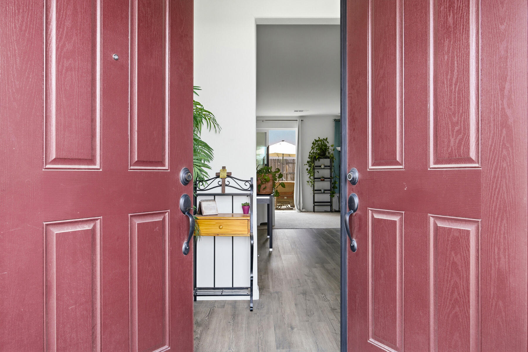 2254 S Lebec St, Visalia, CA 93292