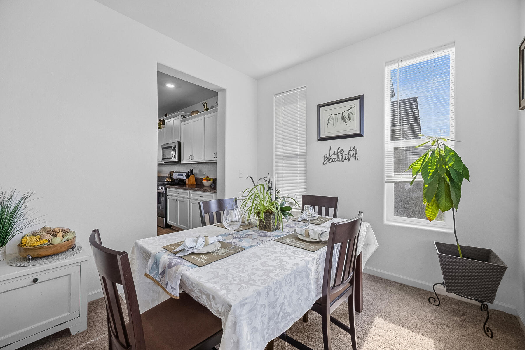 2254 S Lebec St, Visalia, CA 93292