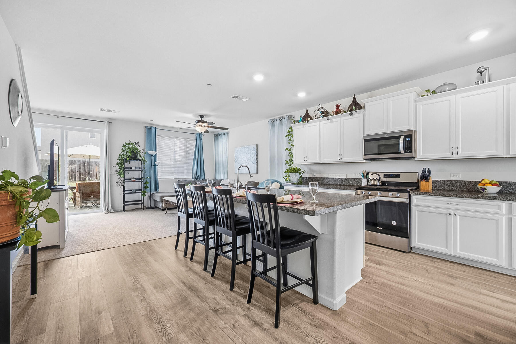 2254 S Lebec St, Visalia, CA 93292