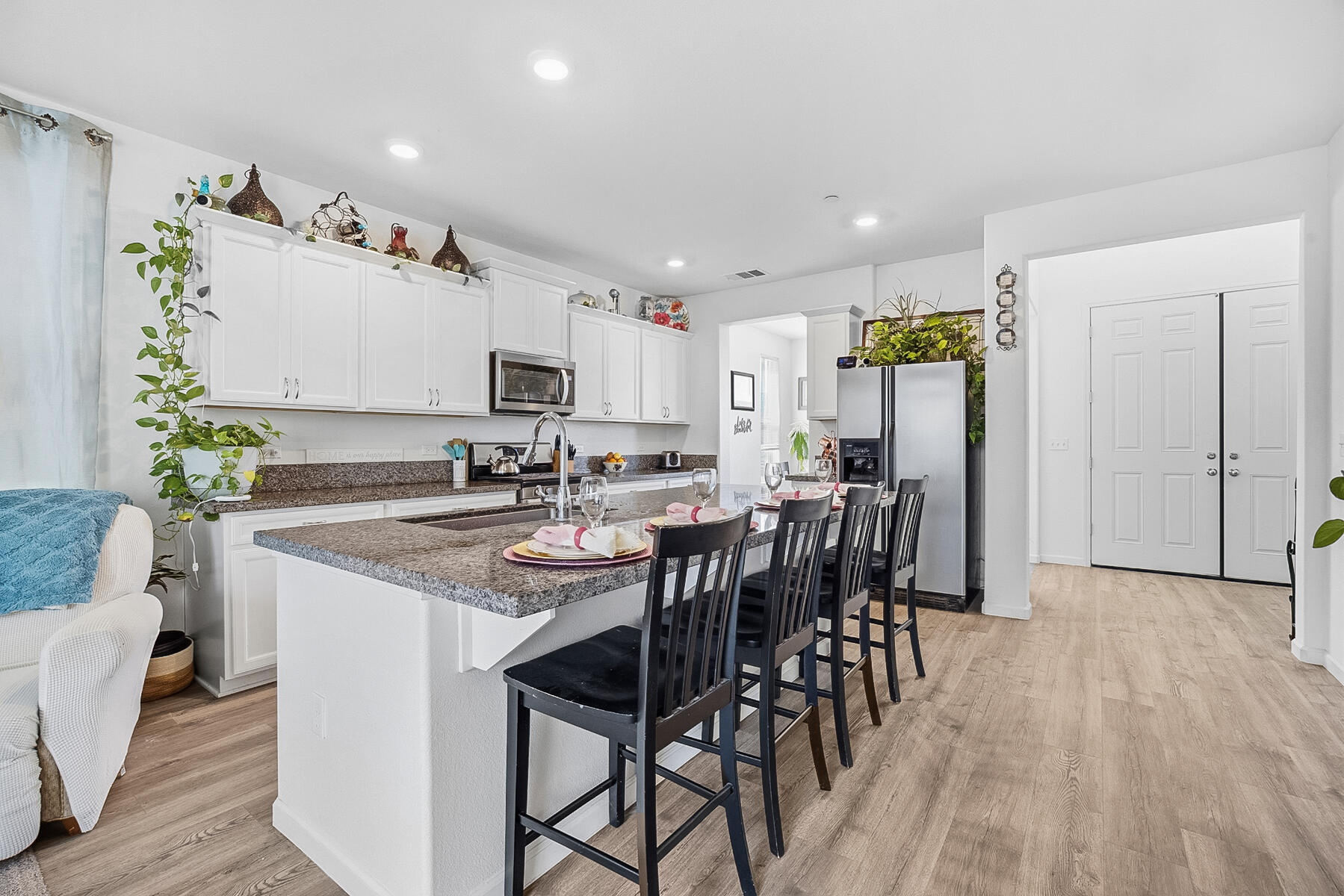 2254 S Lebec St, Visalia, CA 93292