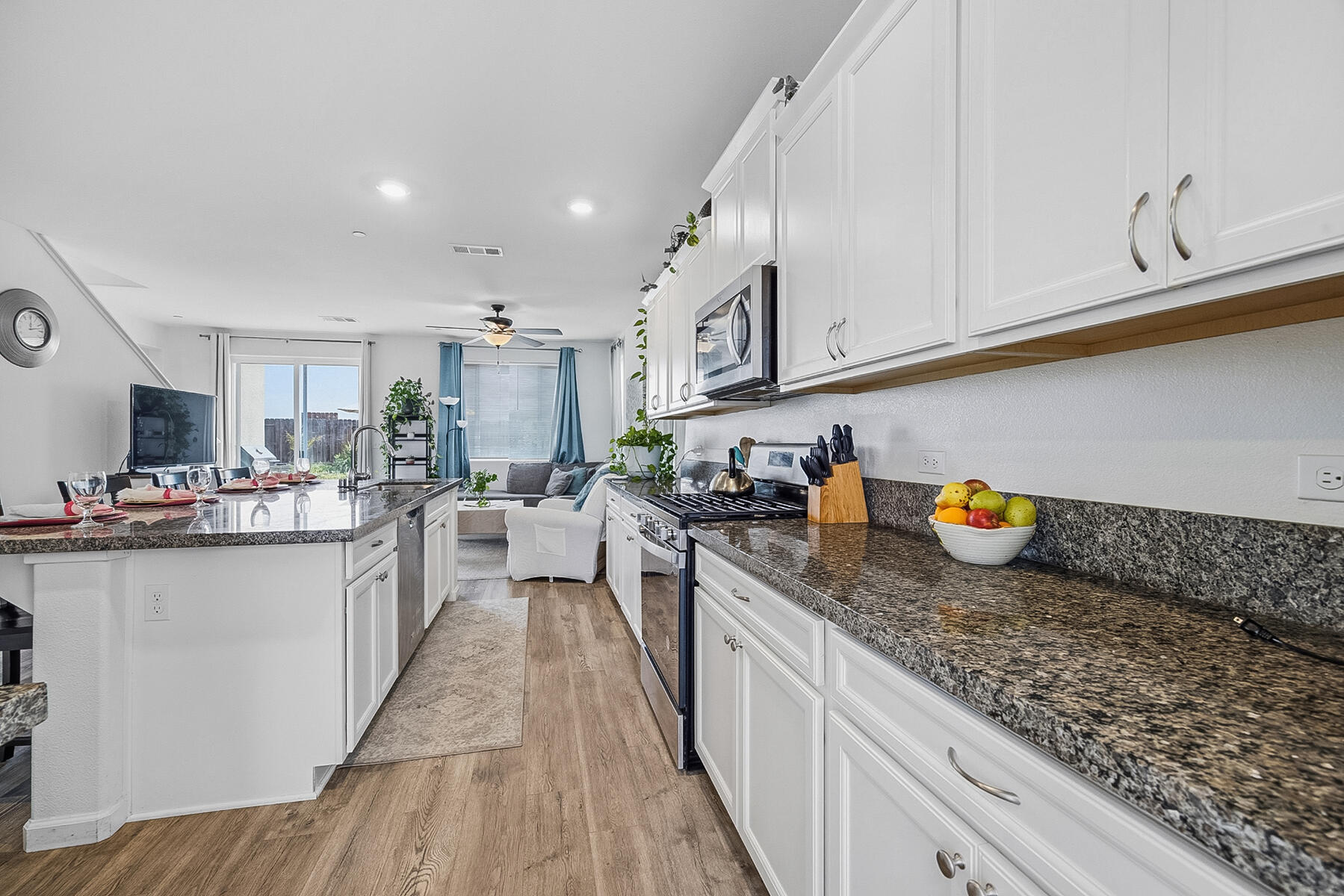 2254 S Lebec St, Visalia, CA 93292