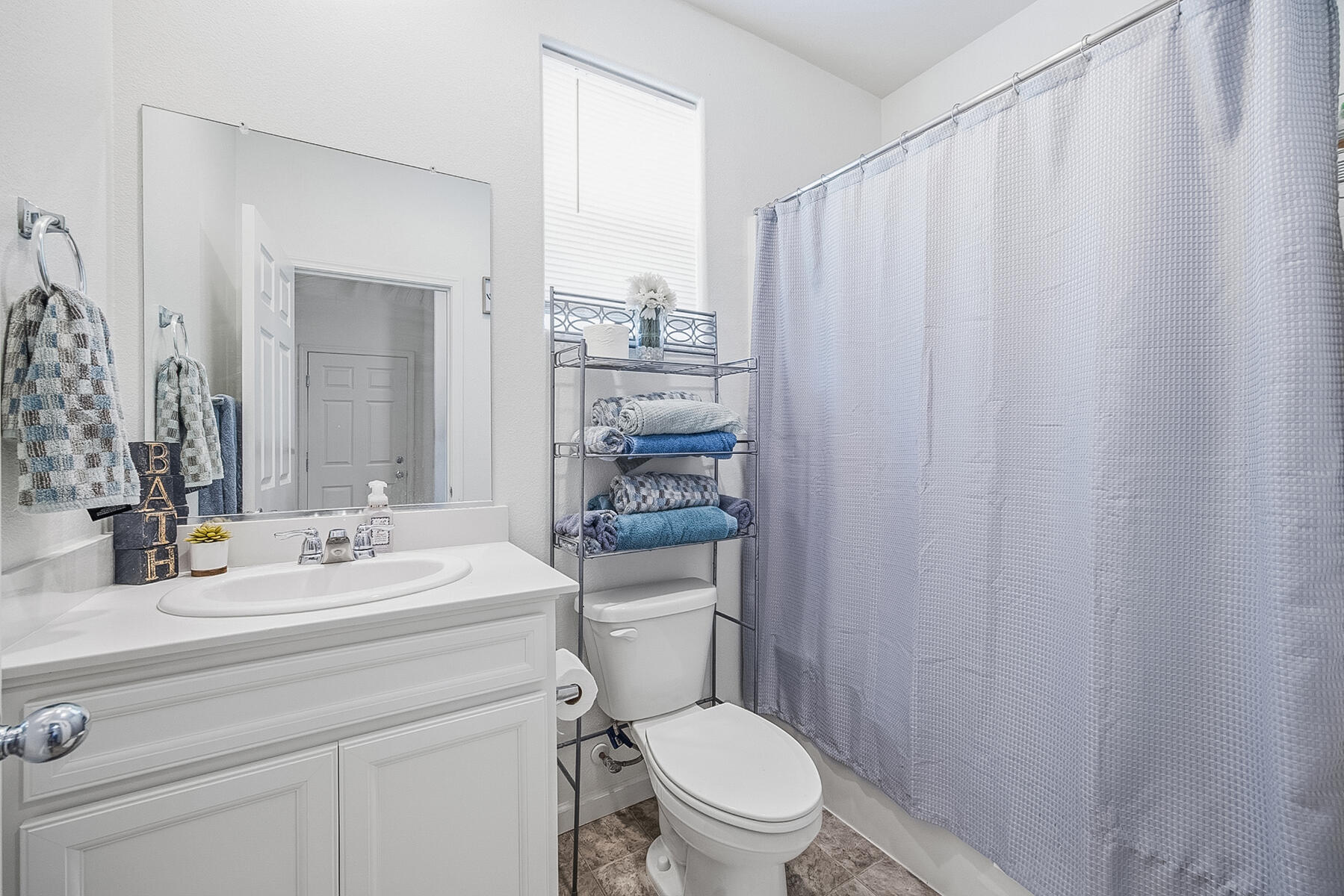 2254 S Lebec St, Visalia, CA 93292