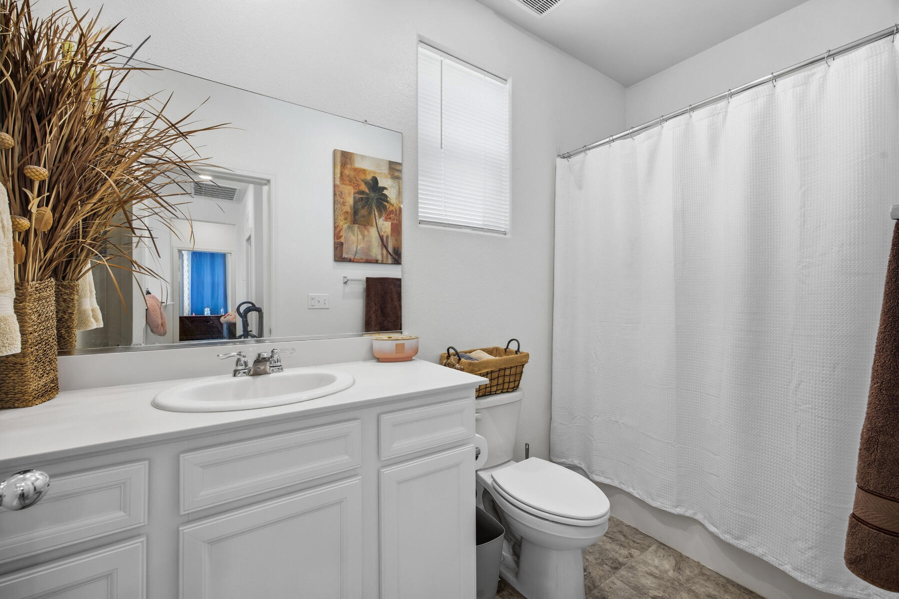 2254 S Lebec St, Visalia, CA 93292