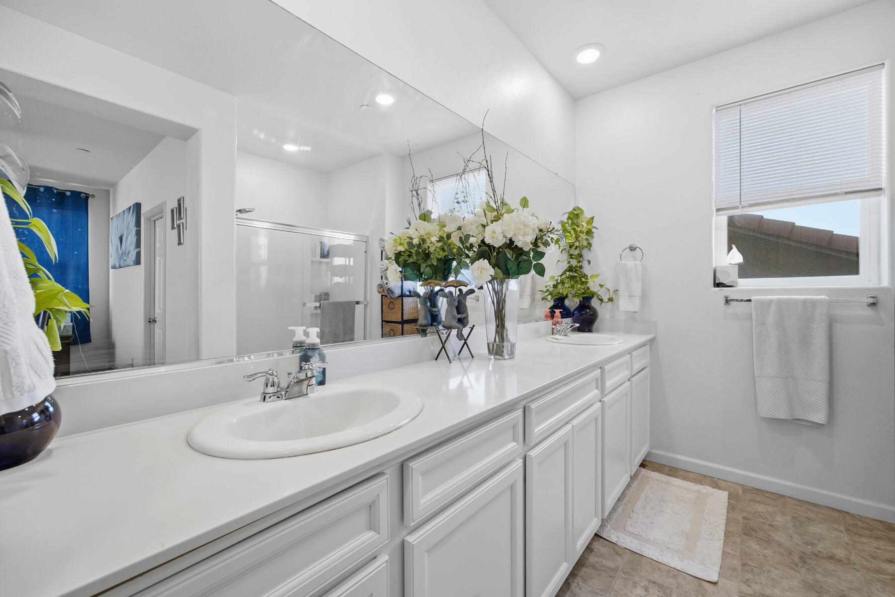 2254 S Lebec St, Visalia, CA 93292