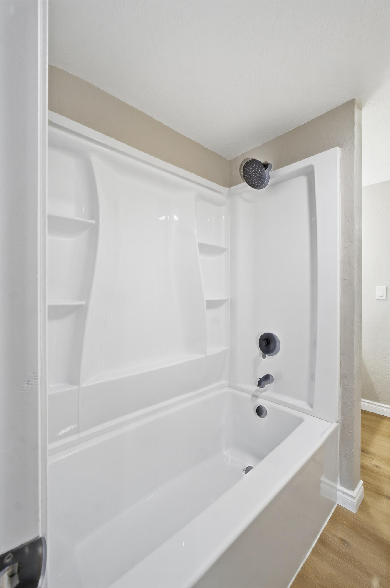 497 N Oakview Ave, Farmersville, CA 93223