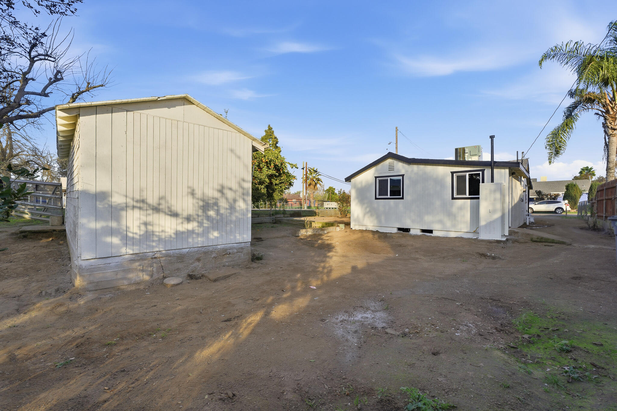 497 N Oakview Ave, Farmersville, CA 93223