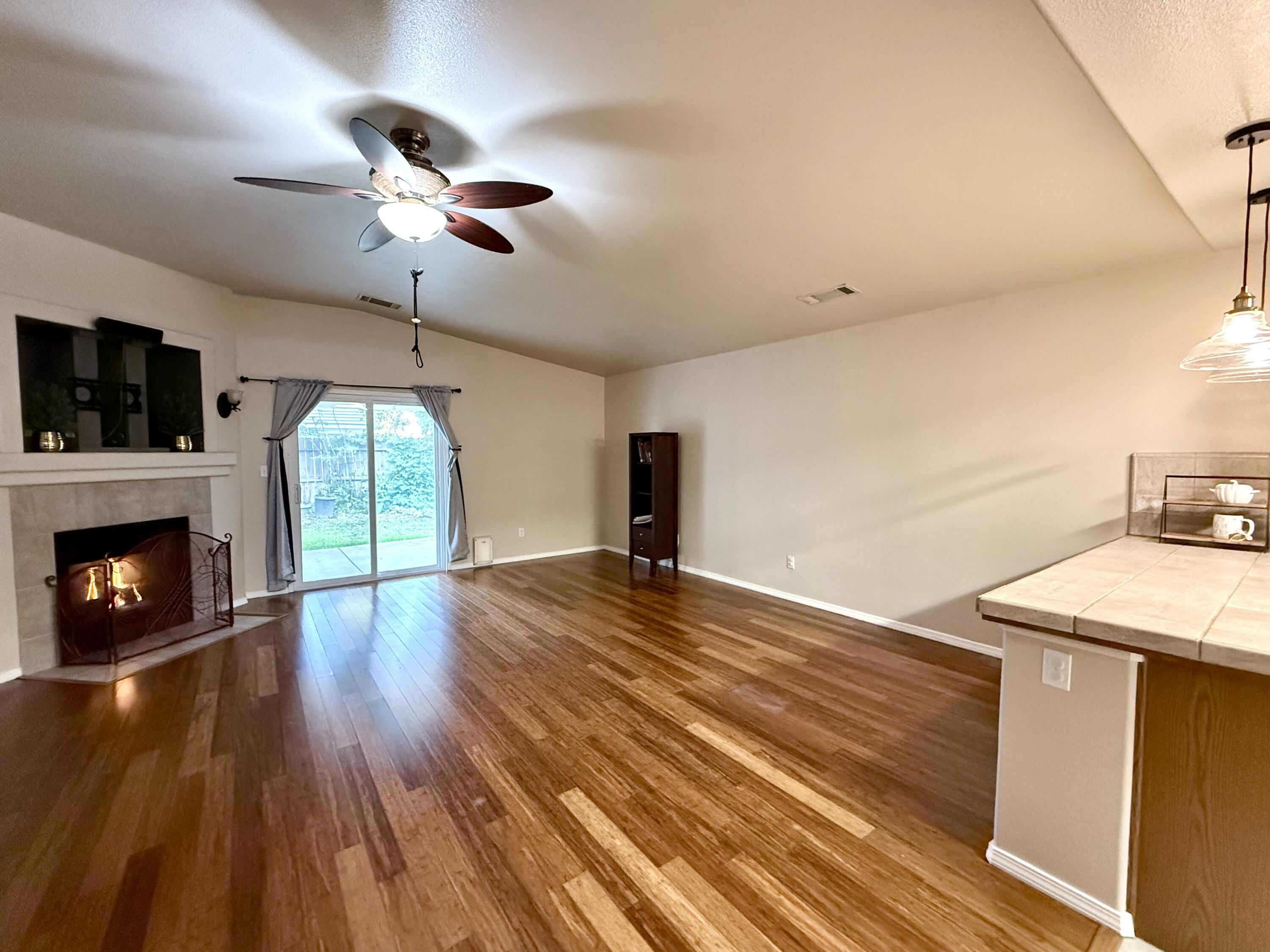 1865 La Vida Ave, Porterville, CA 93257