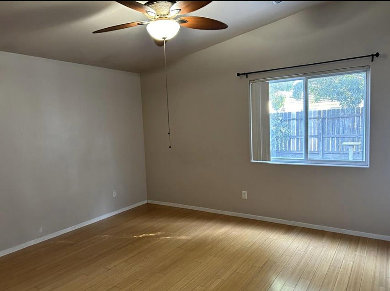 1865 La Vida Ave, Porterville, CA 93257