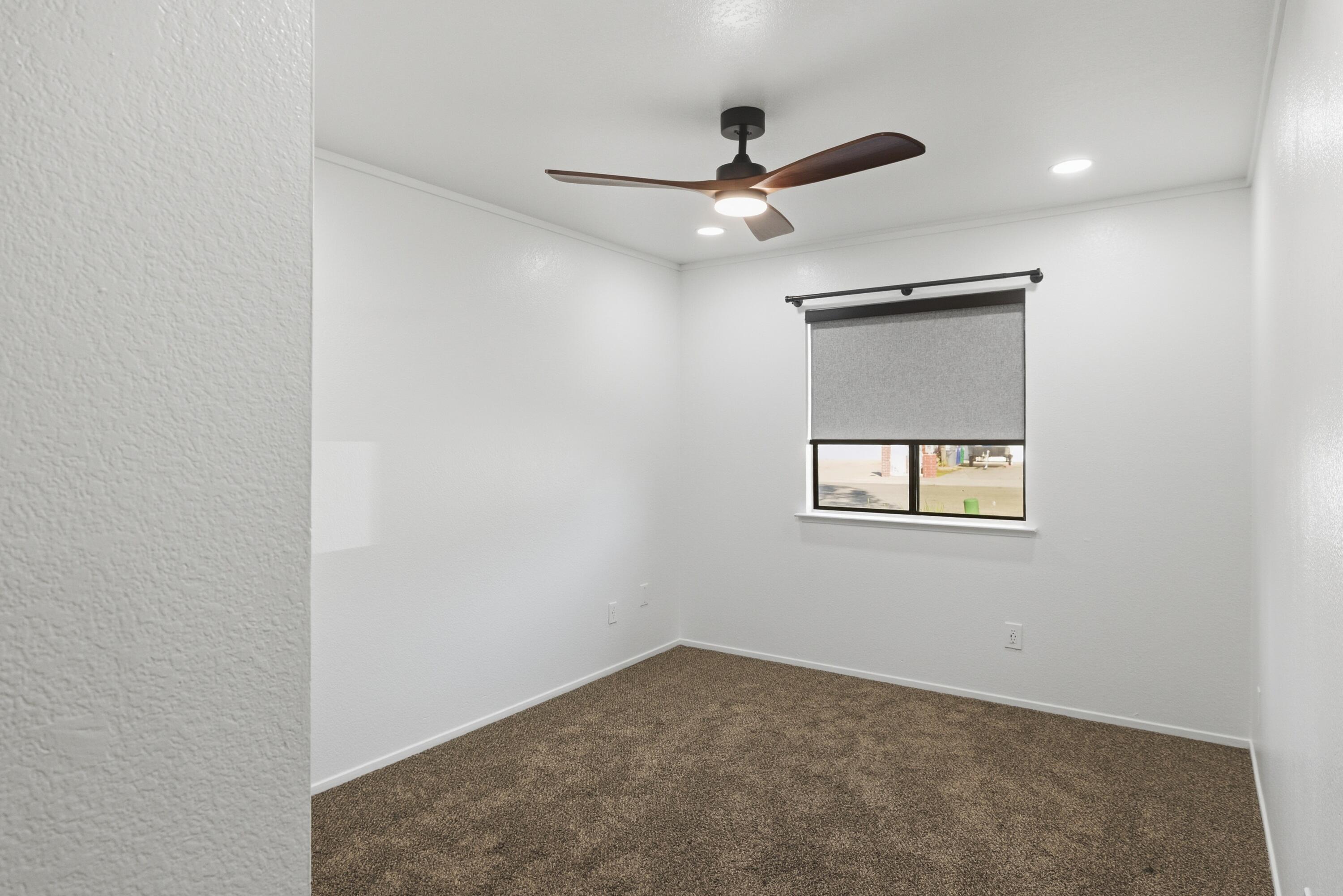 1405 Huntsman Ave, Selma, CA 93662