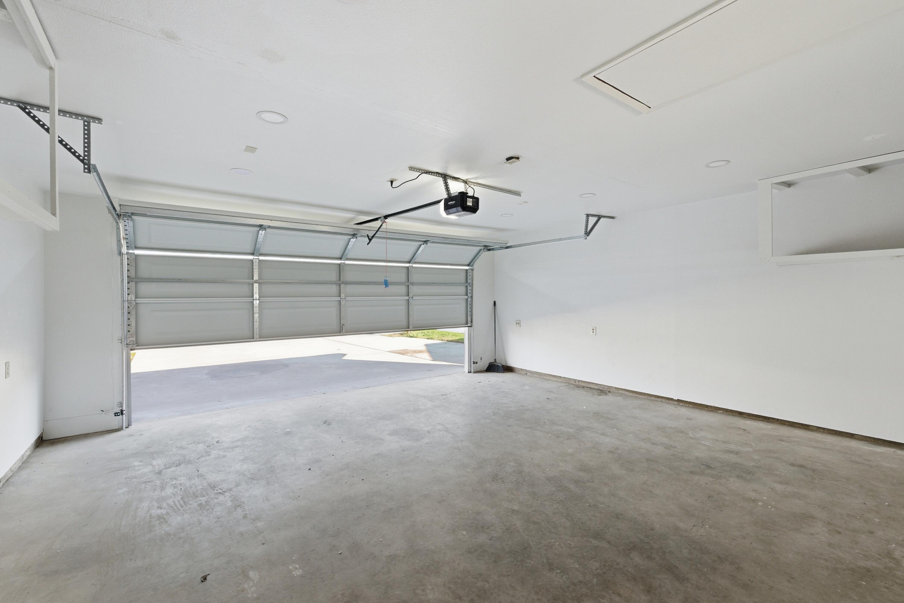 1405 Huntsman Ave, Selma, CA 93662