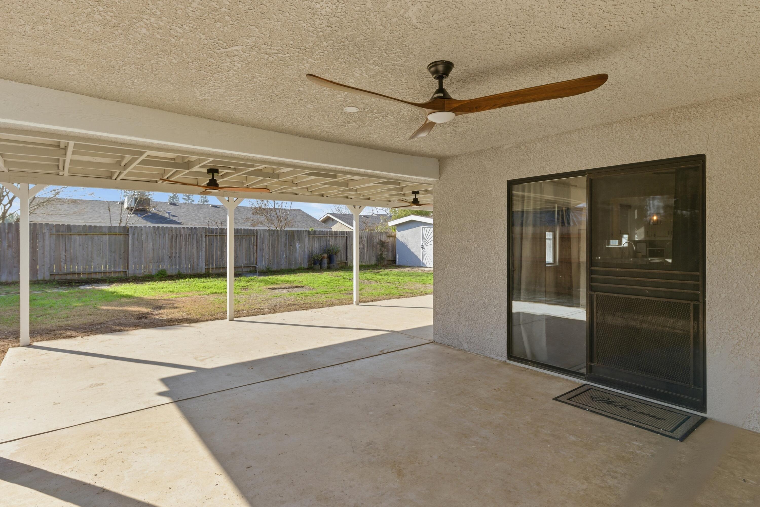 1405 Huntsman Ave, Selma, CA 93662