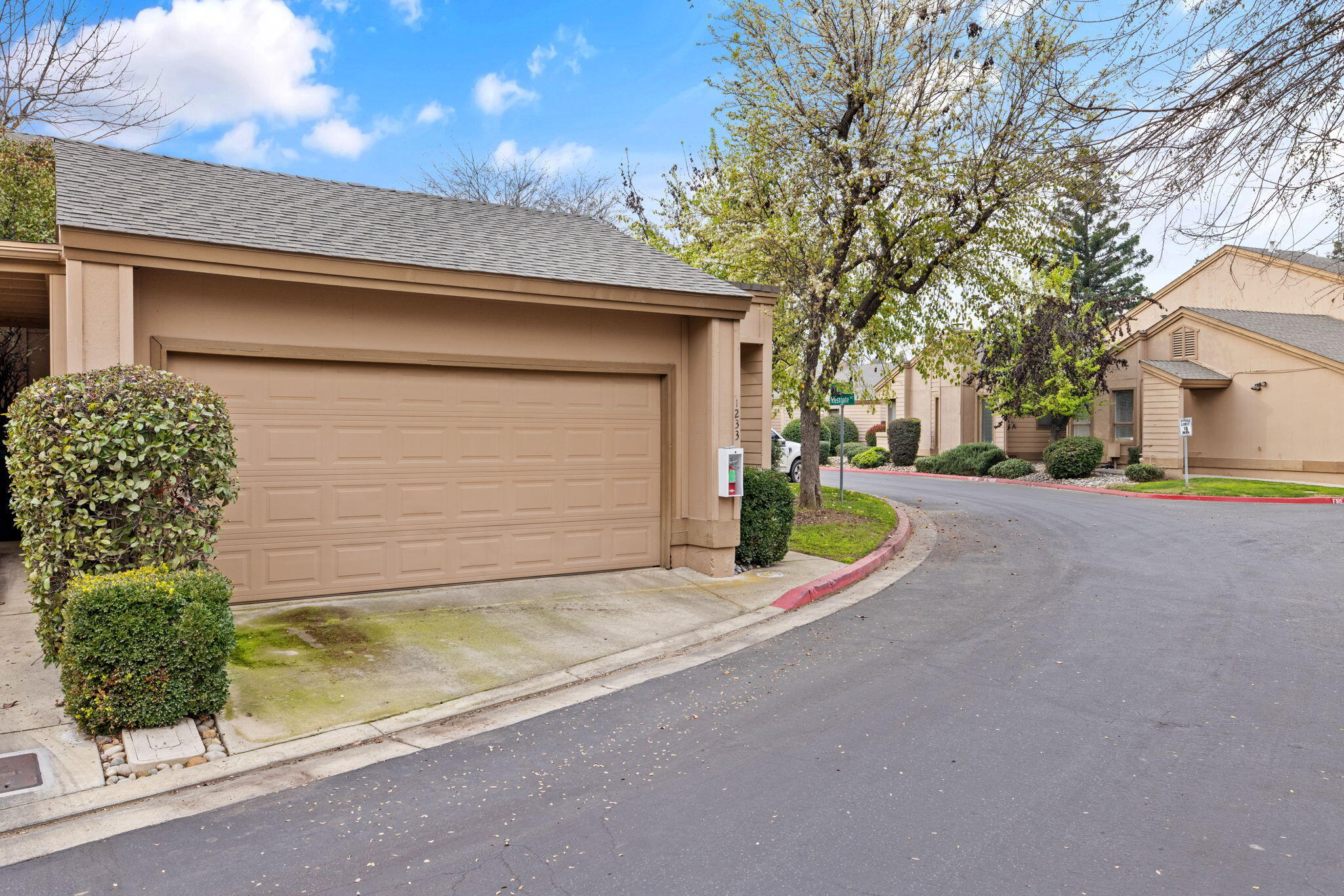 1233 S Kent St, Visalia, CA 93277