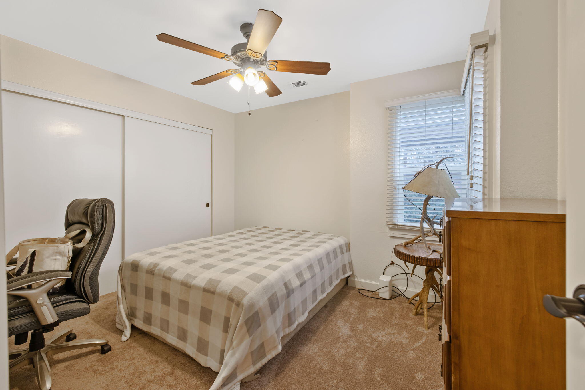 1233 S Kent St, Visalia, CA 93277