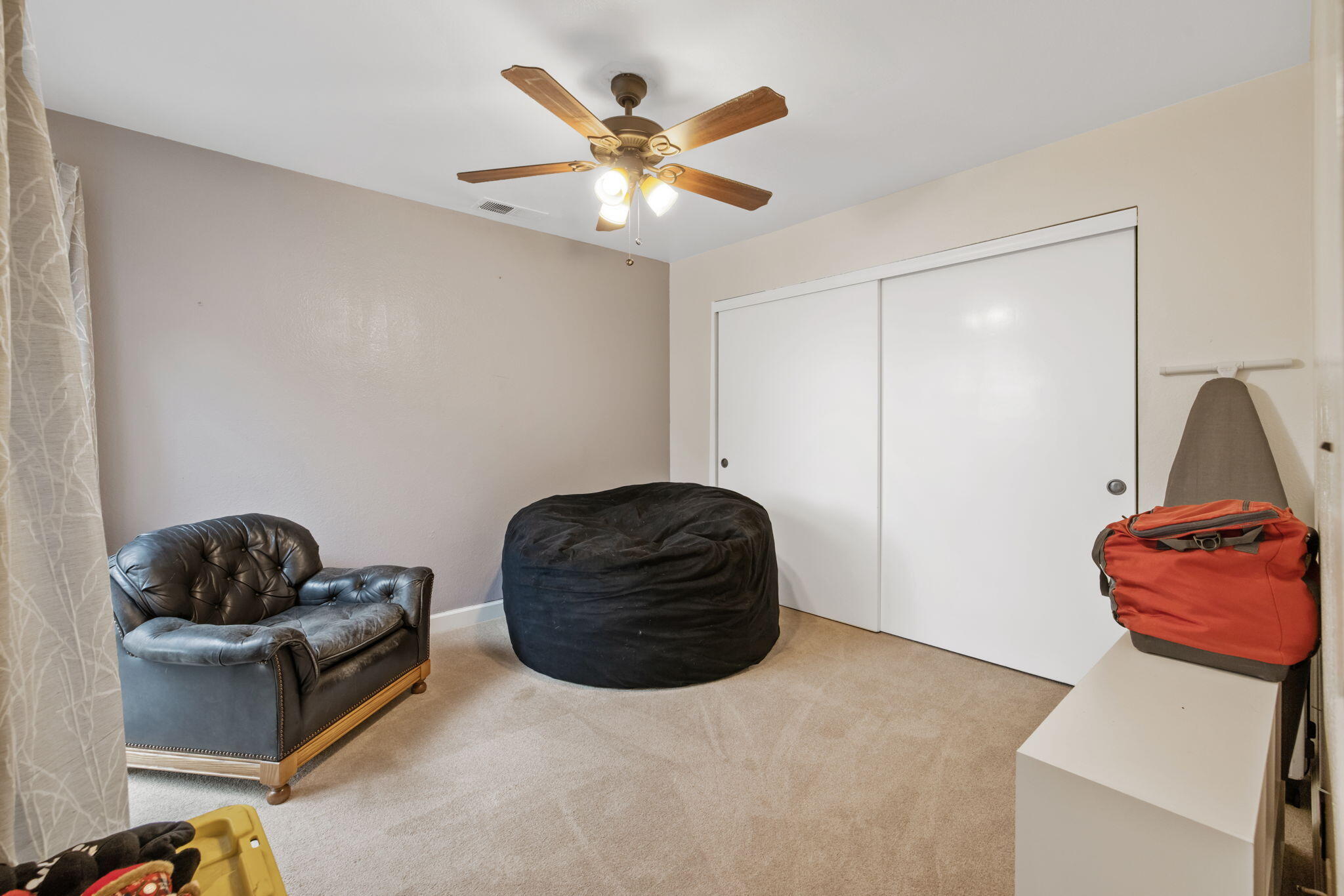 1233 S Kent St, Visalia, CA 93277