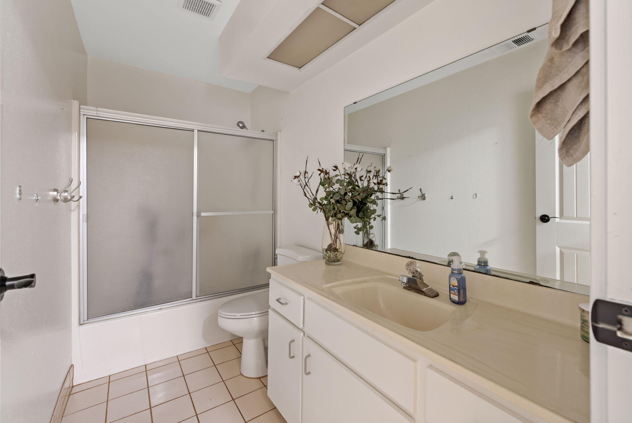 1233 S Kent St, Visalia, CA 93277