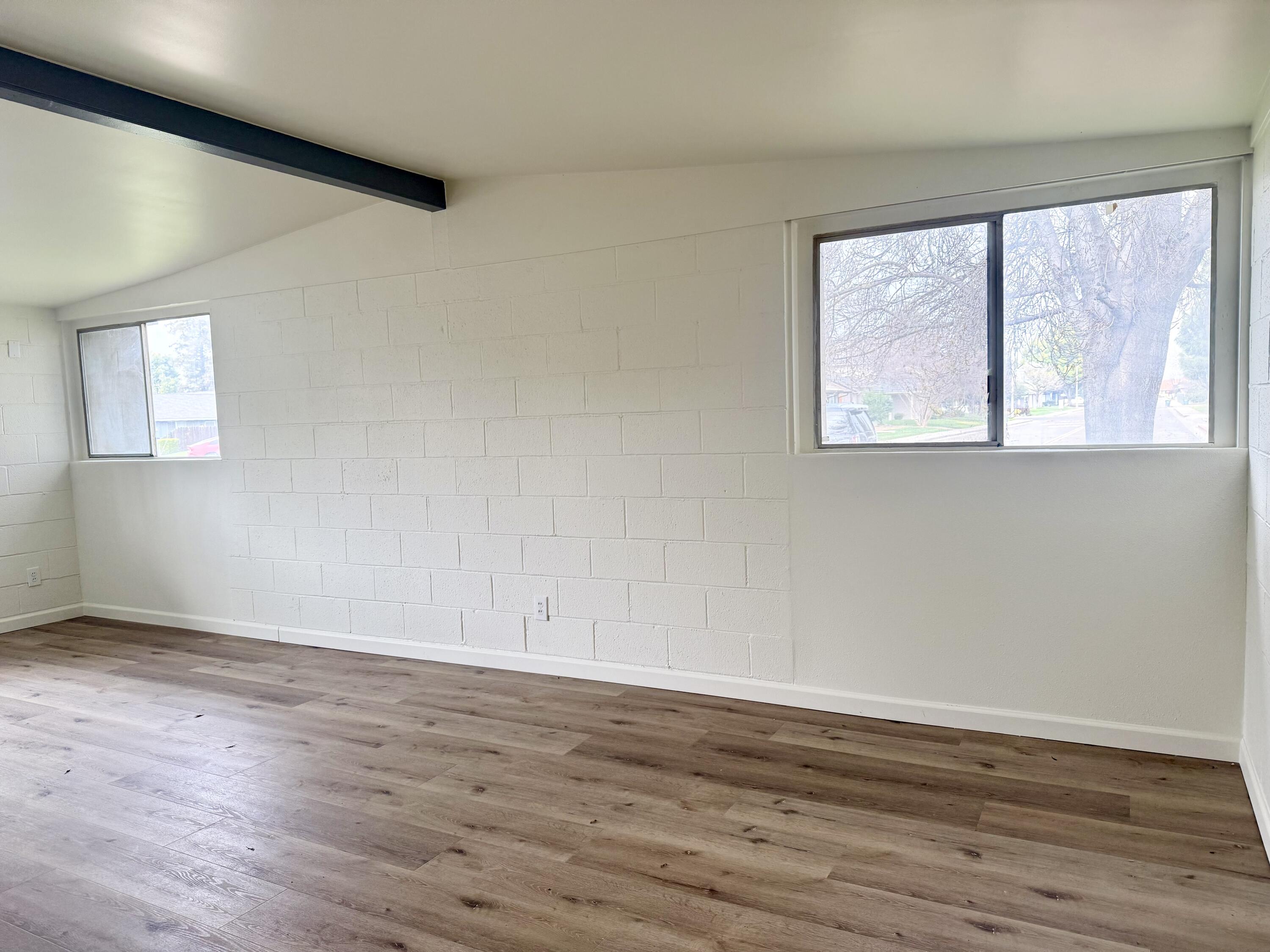 210 Sequoia Dr, Exeter, CA 93221