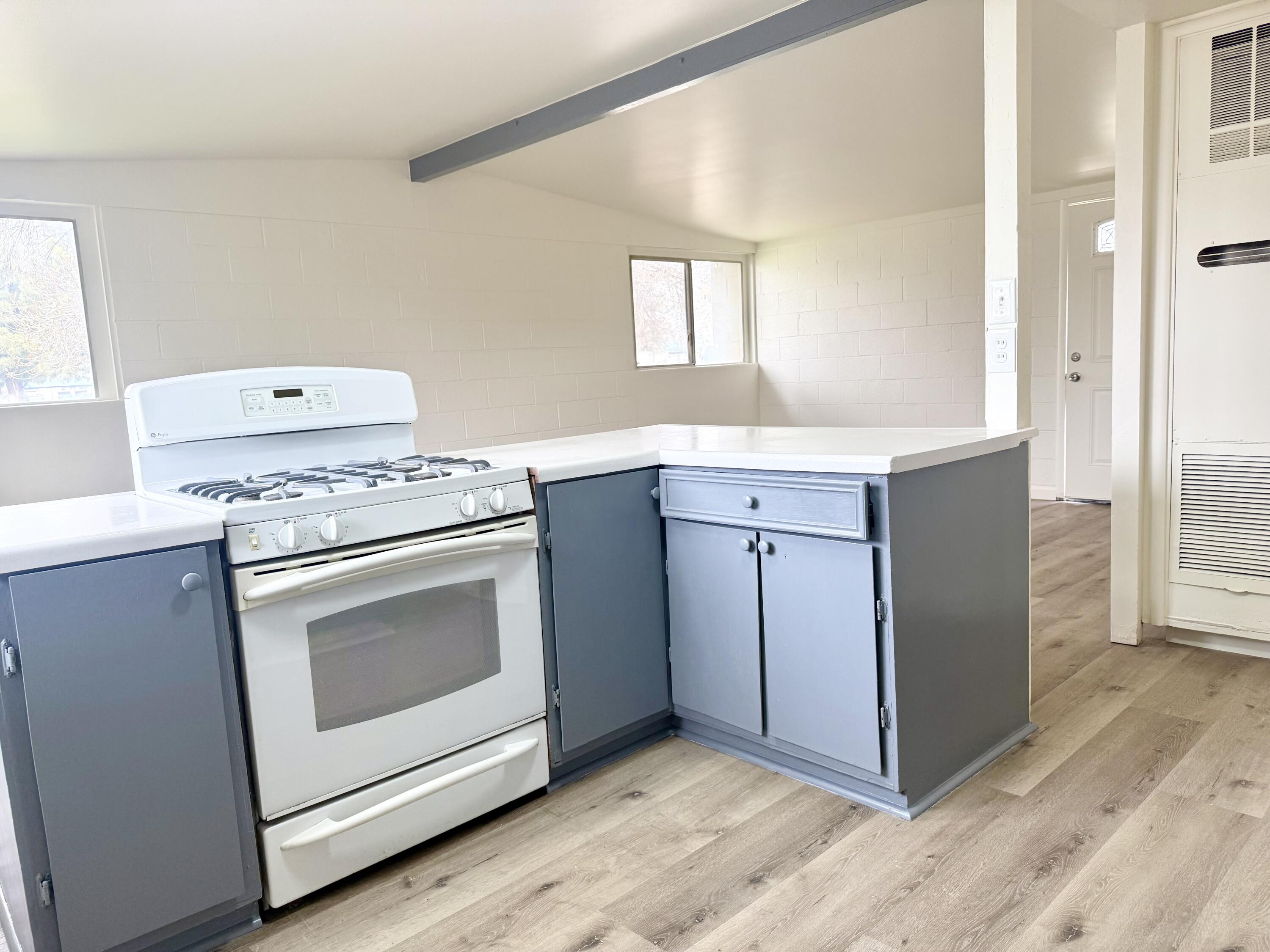 210 Sequoia Dr, Exeter, CA 93221