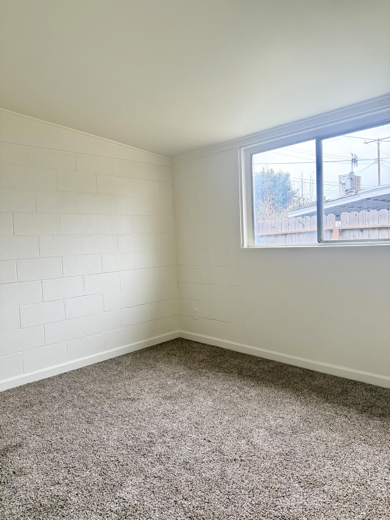 210 Sequoia Dr, Exeter, CA 93221