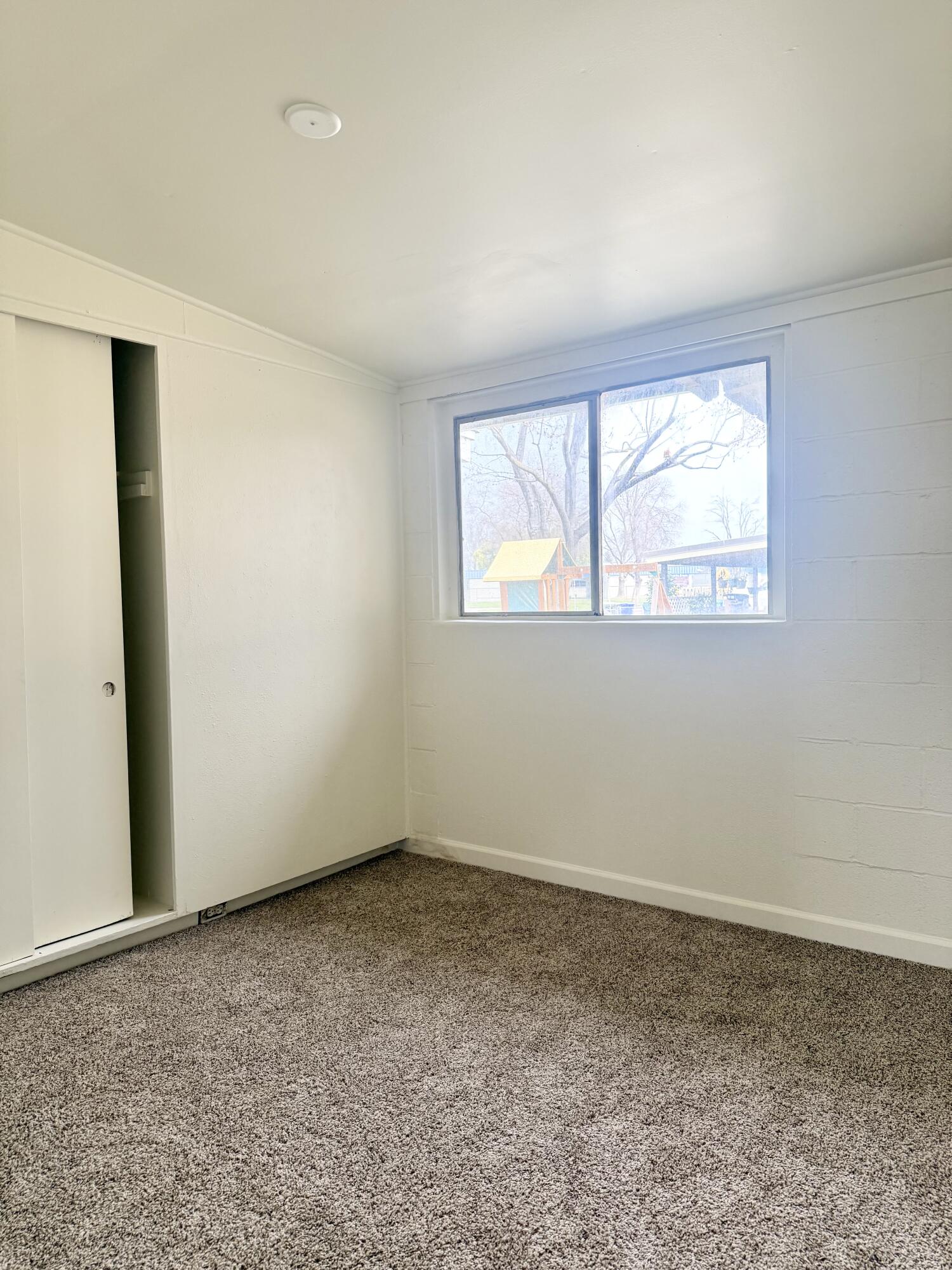 210 Sequoia Dr, Exeter, CA 93221