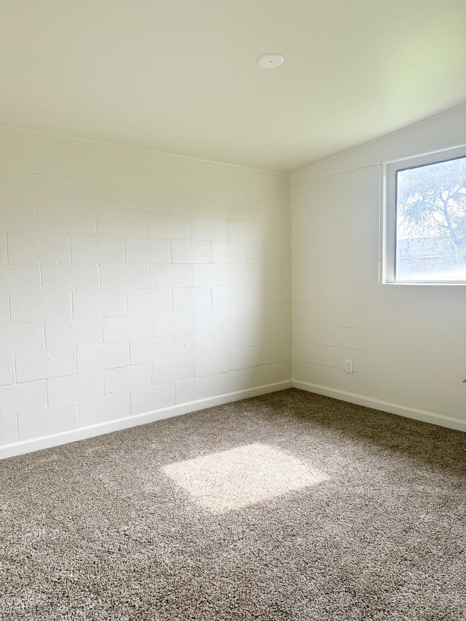 210 Sequoia Dr, Exeter, CA 93221