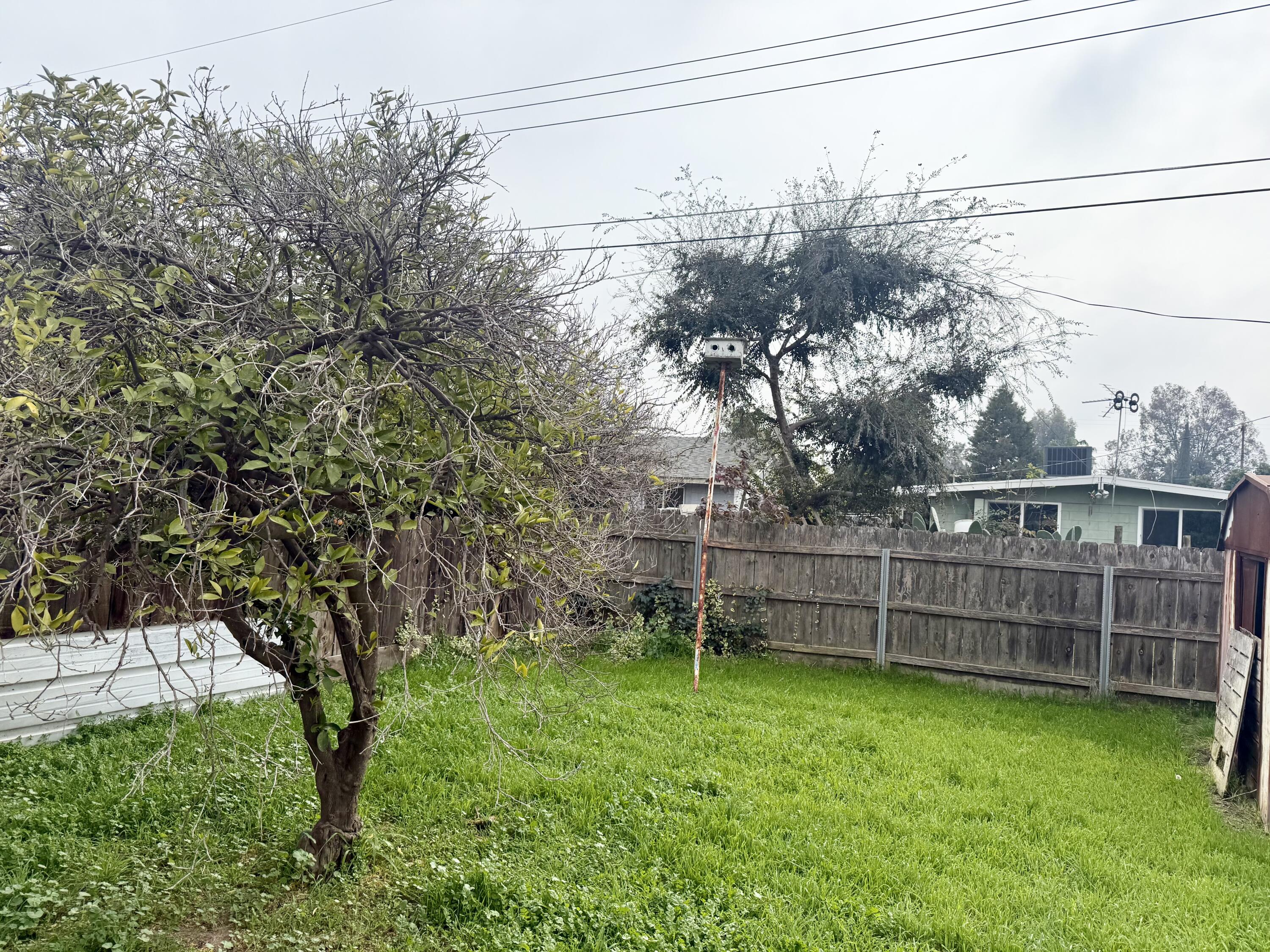 210 Sequoia Dr, Exeter, CA 93221