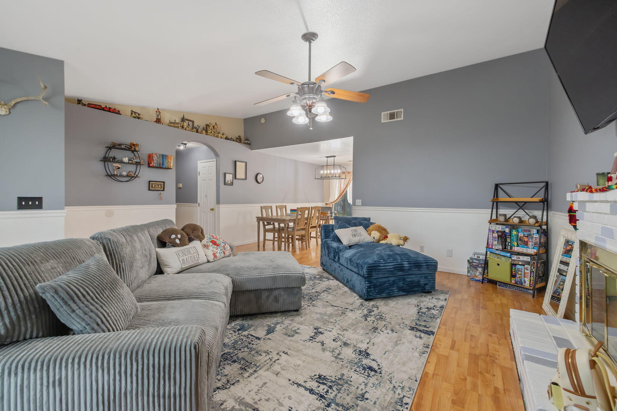 3749 S University St, Visalia, CA 93277