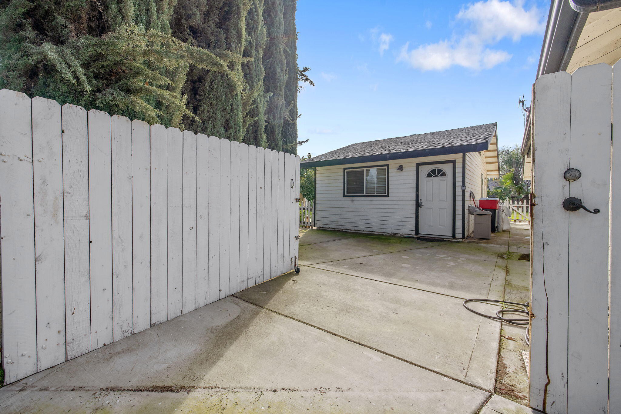 3749 S University St, Visalia, CA 93277