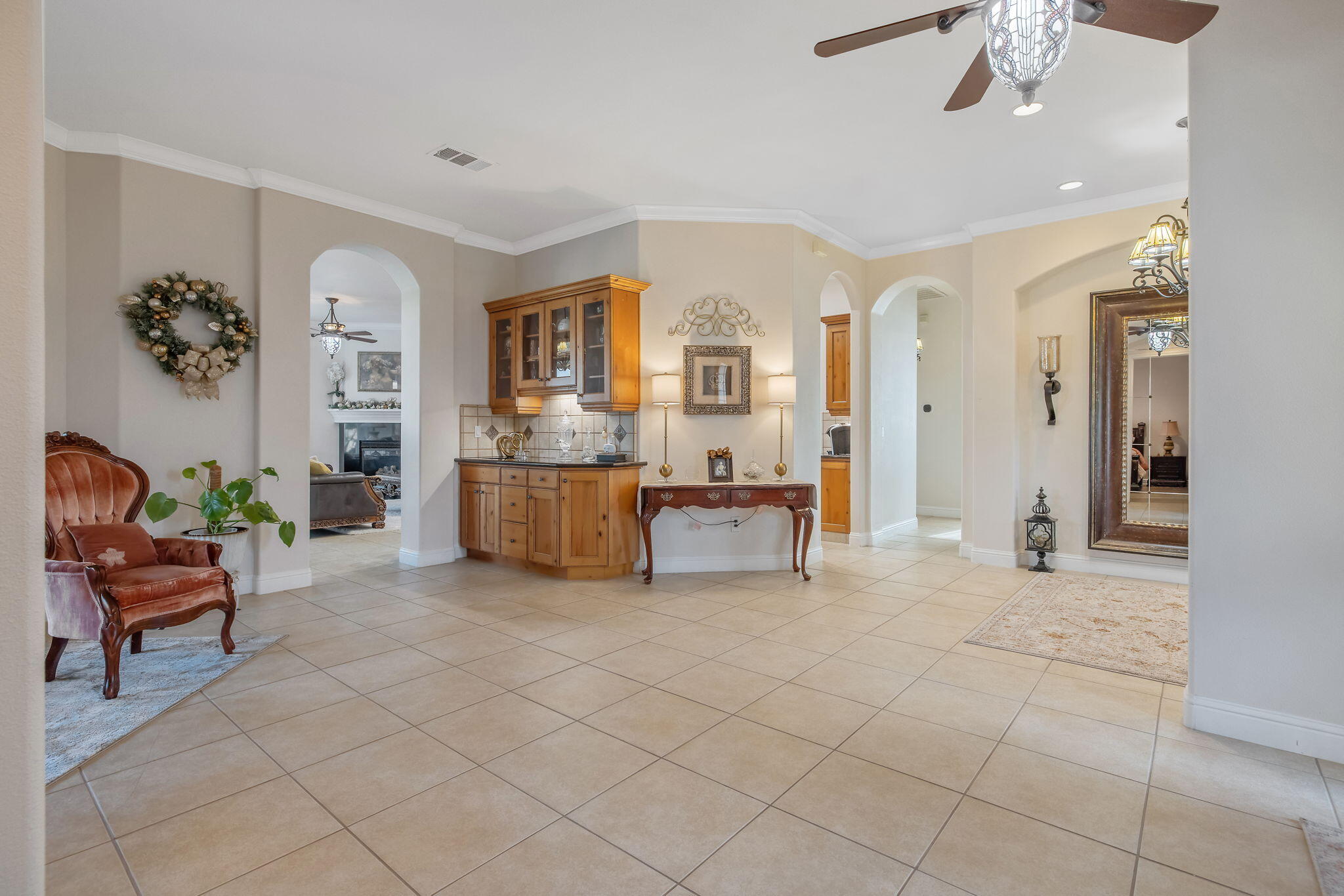 729 St Thomas Ct, Exeter, CA 93221