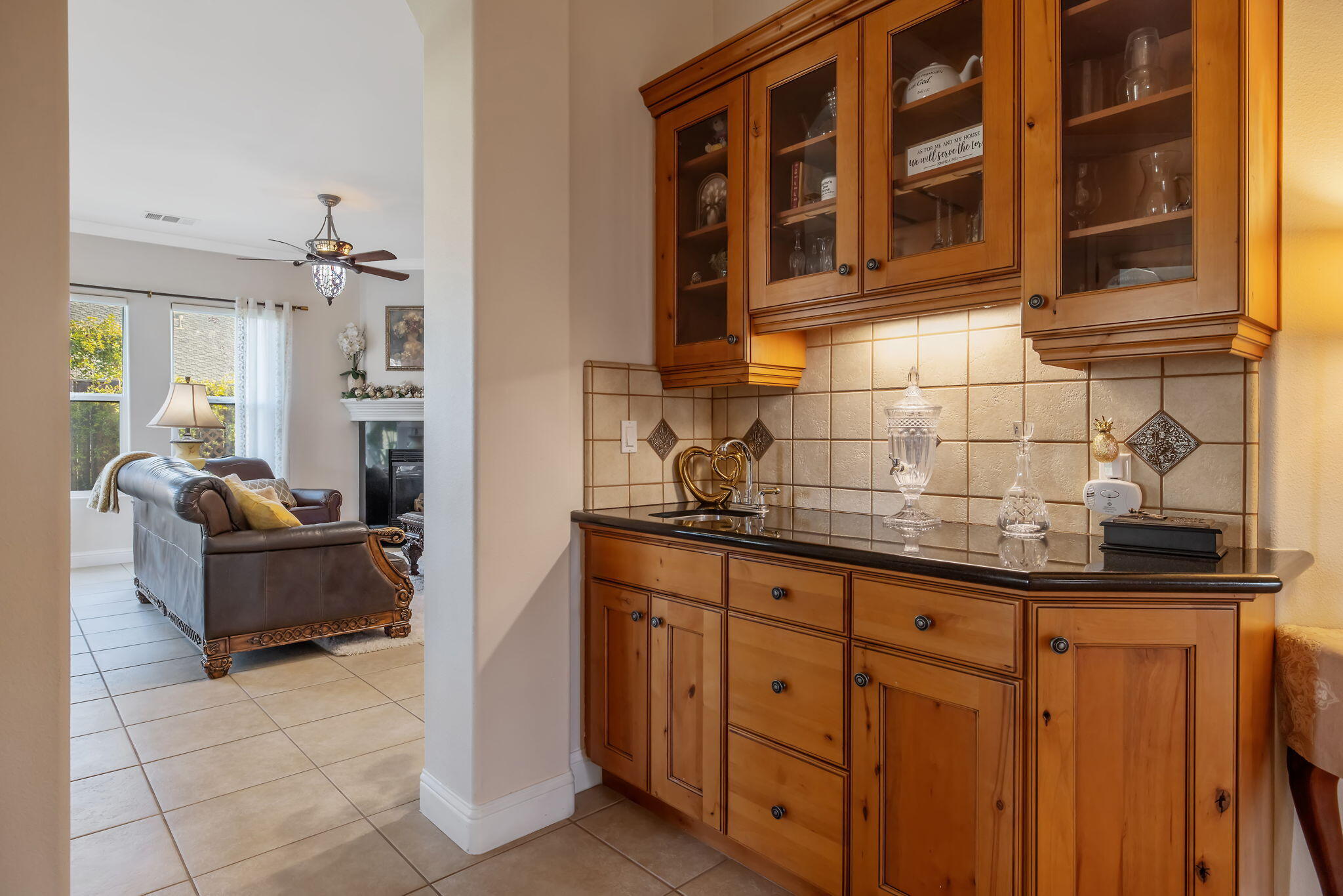 729 St Thomas Ct, Exeter, CA 93221