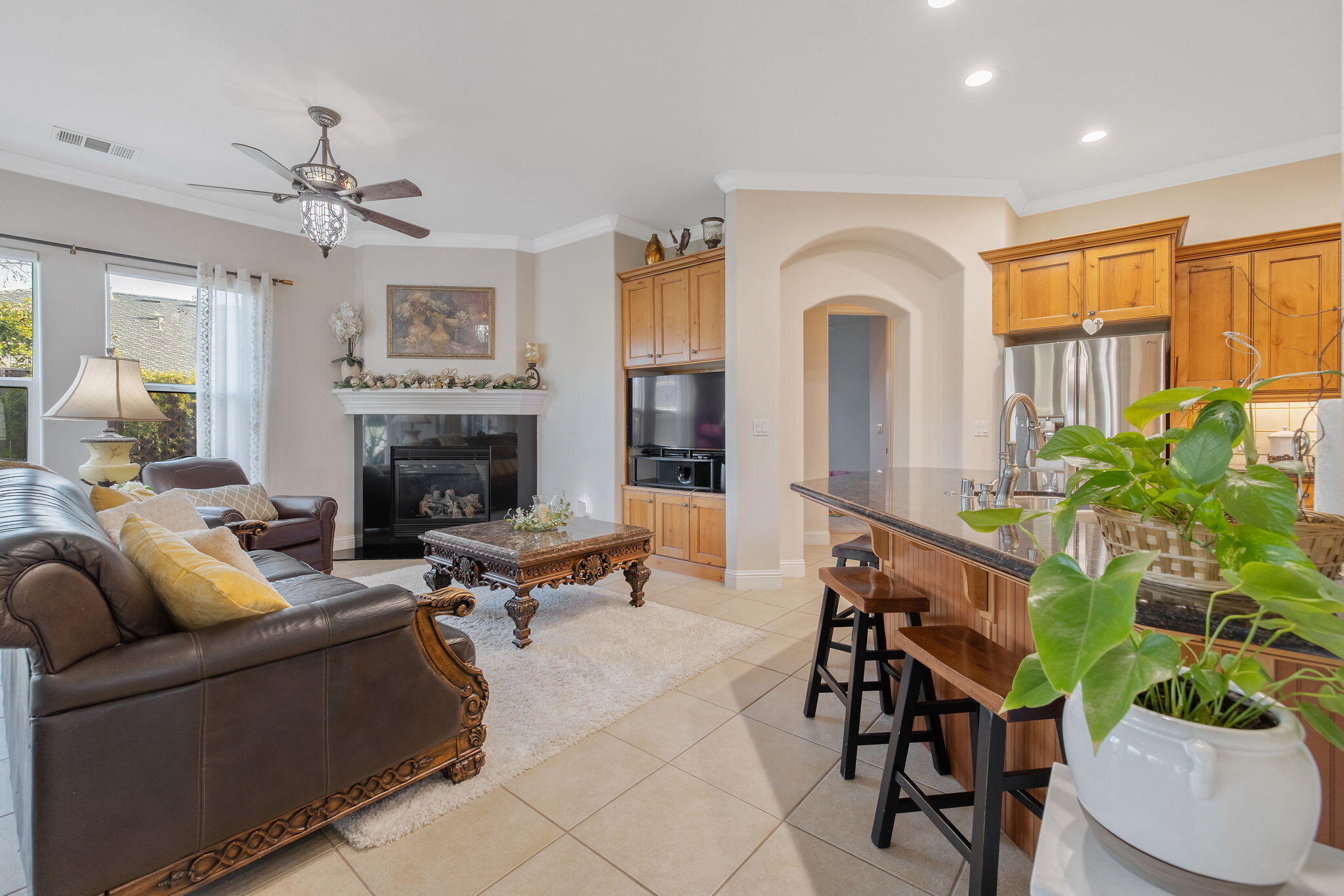 729 St Thomas Ct, Exeter, CA 93221